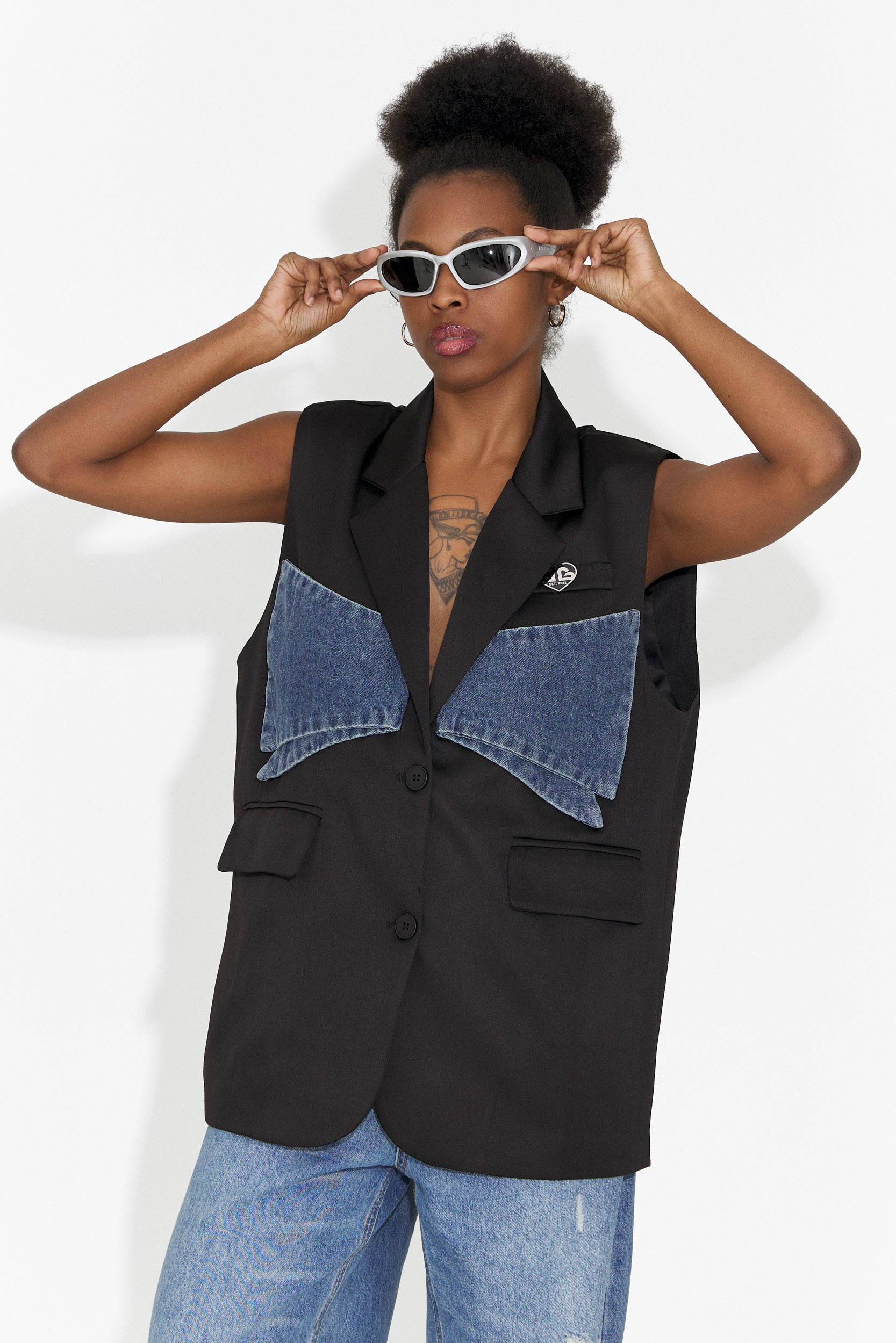 Черно дамско яке за ежедневие от Petria Bogas