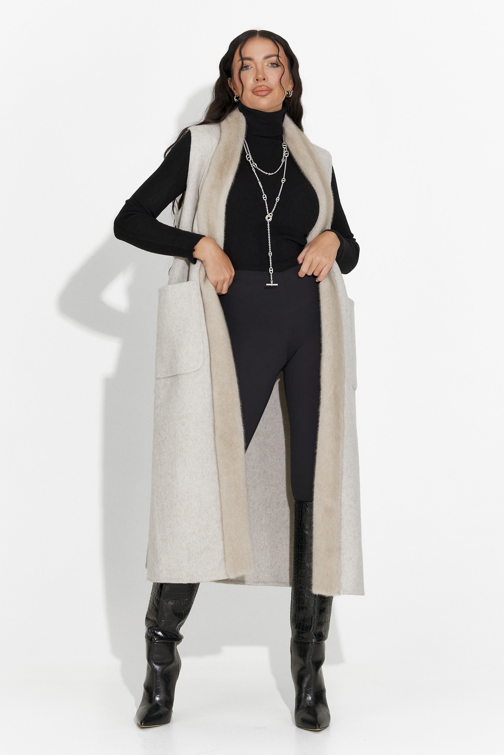 Елегантен дамски елек бежов Brania Bogas