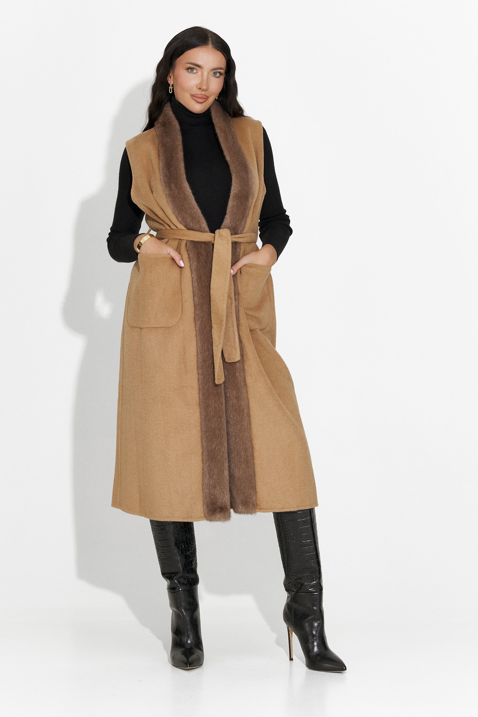 Елегантен дамски елек кафяв Brania Bogas