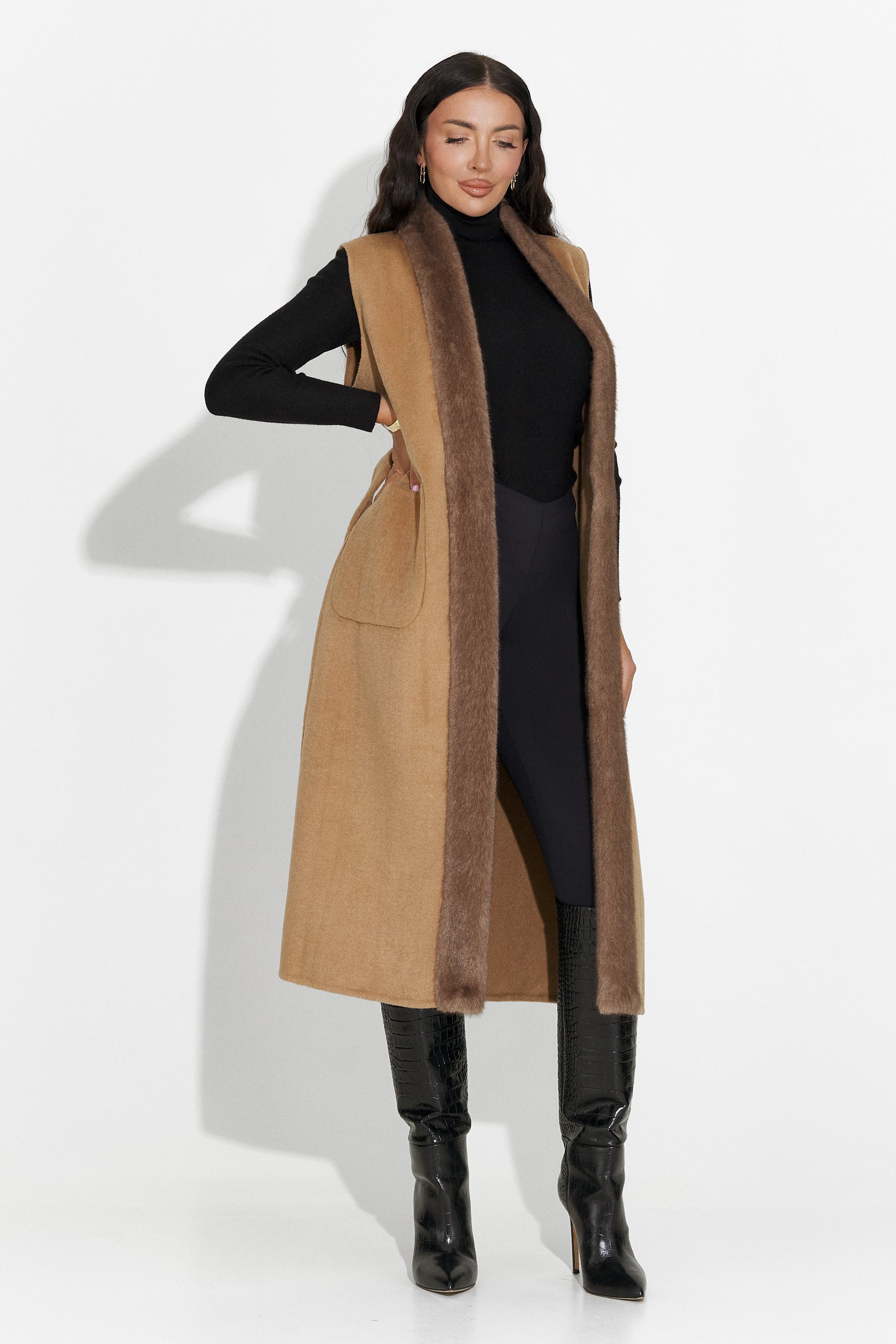 Елегантен дамски елек кафяв Brania Bogas