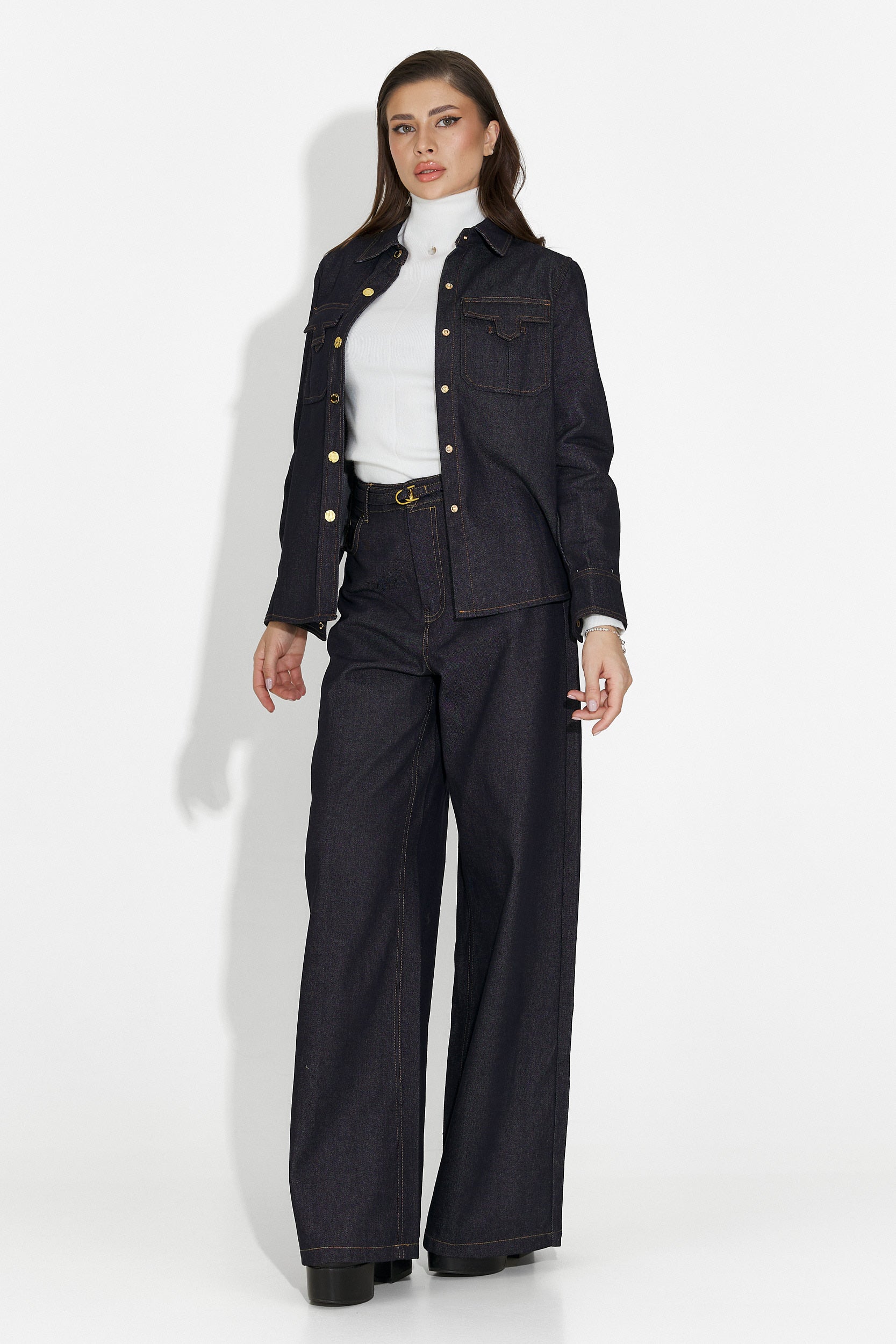 Дамски кежуал дънки в тъмносиньо от Flovira Bogas