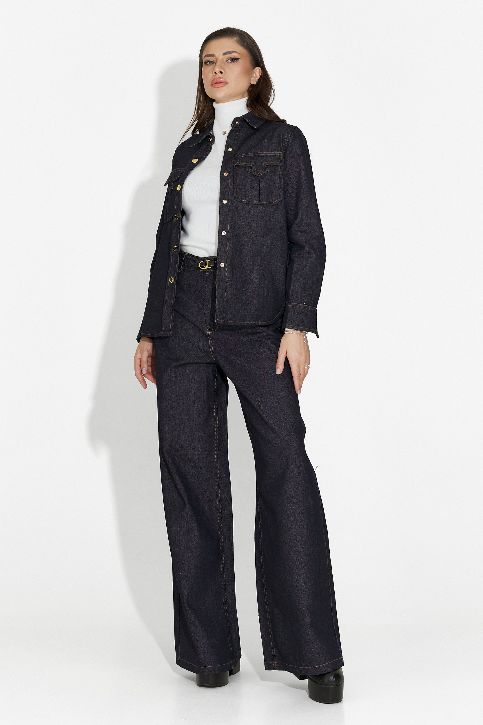 Дамски кежуал дънки в тъмносиньо от Flovira Bogas