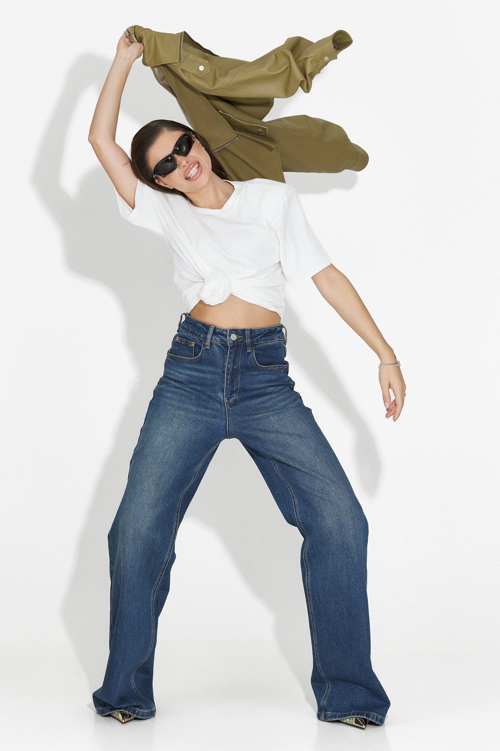 Дамски кежуал дънки в тъмносиньо от Liorena Bogas