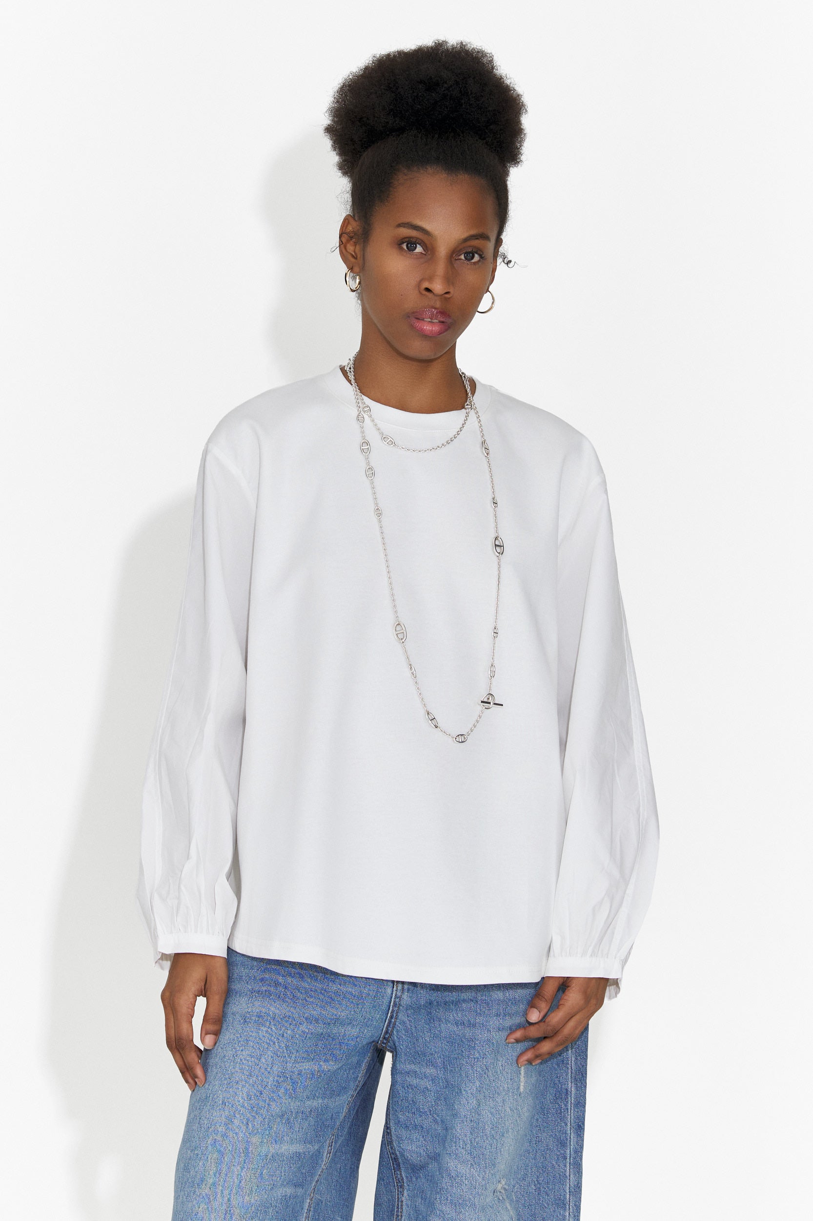 Спортна бяла блуза за дами от Sheiva Bogas