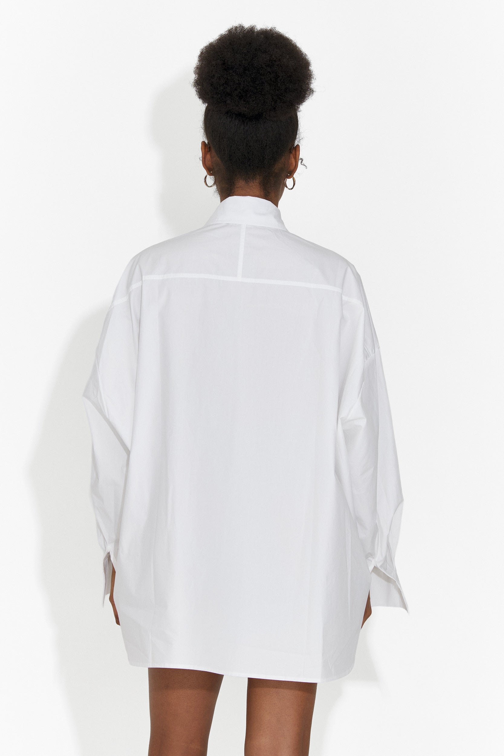 Бяла дамска ежедневна риза Abrienda Bogas