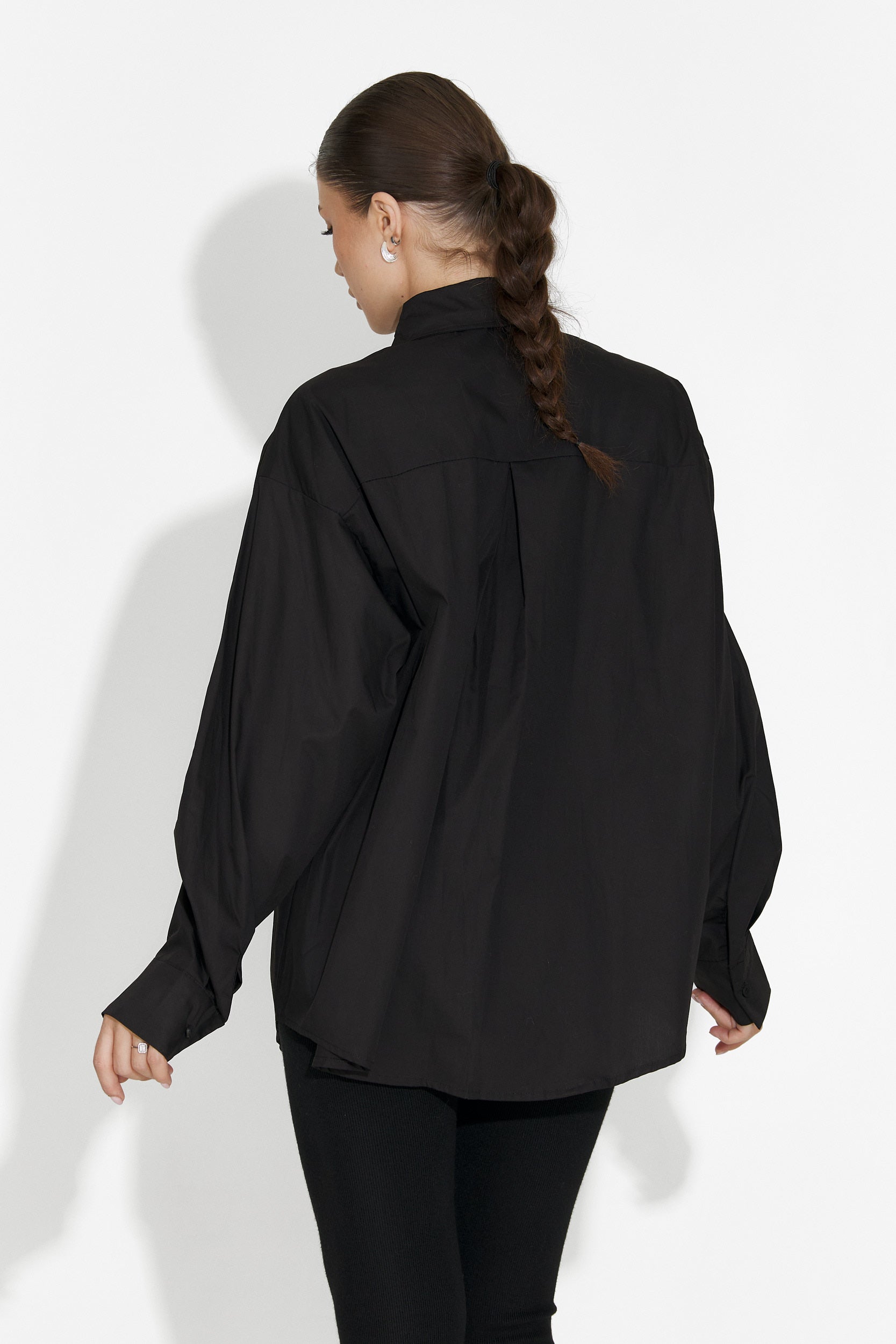 Елегантна дамска риза в черно от Feyora Bogas