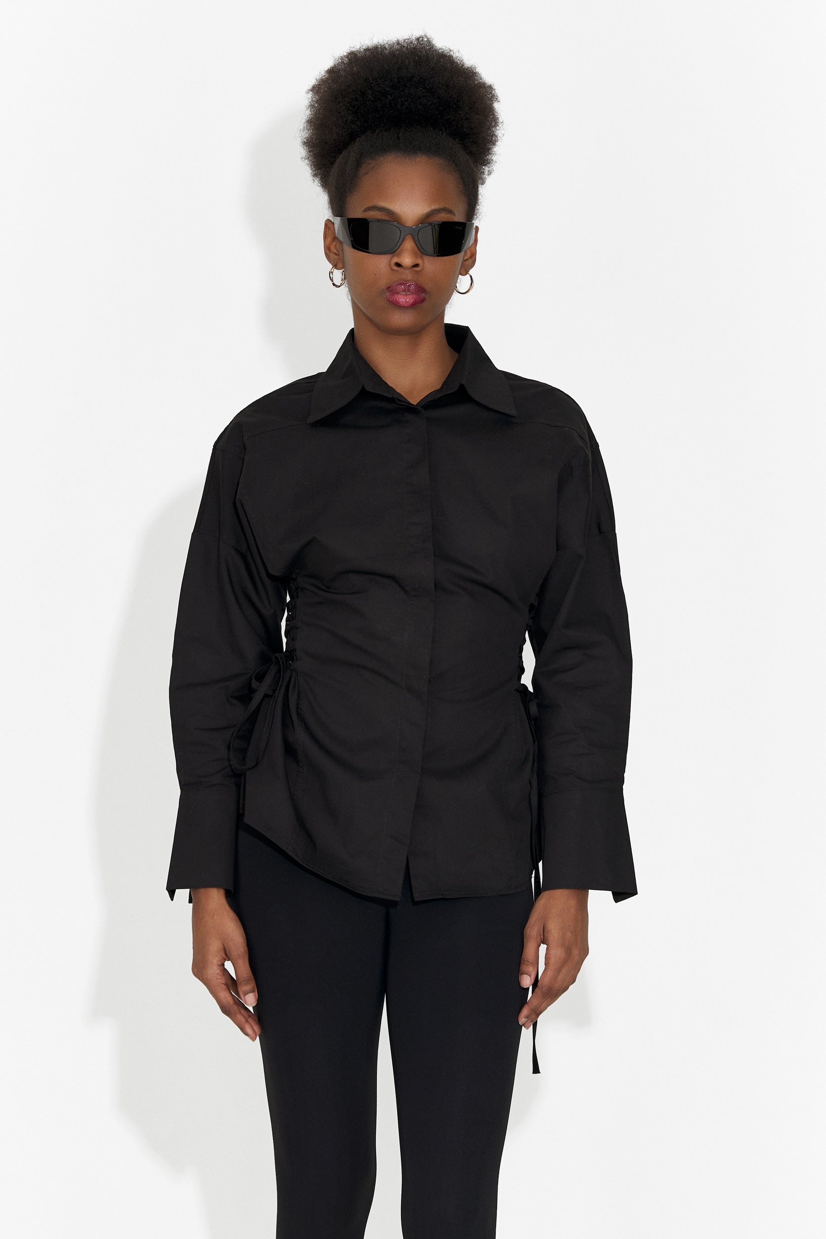 Елегантна дамска риза в черно Sivelia Bogas