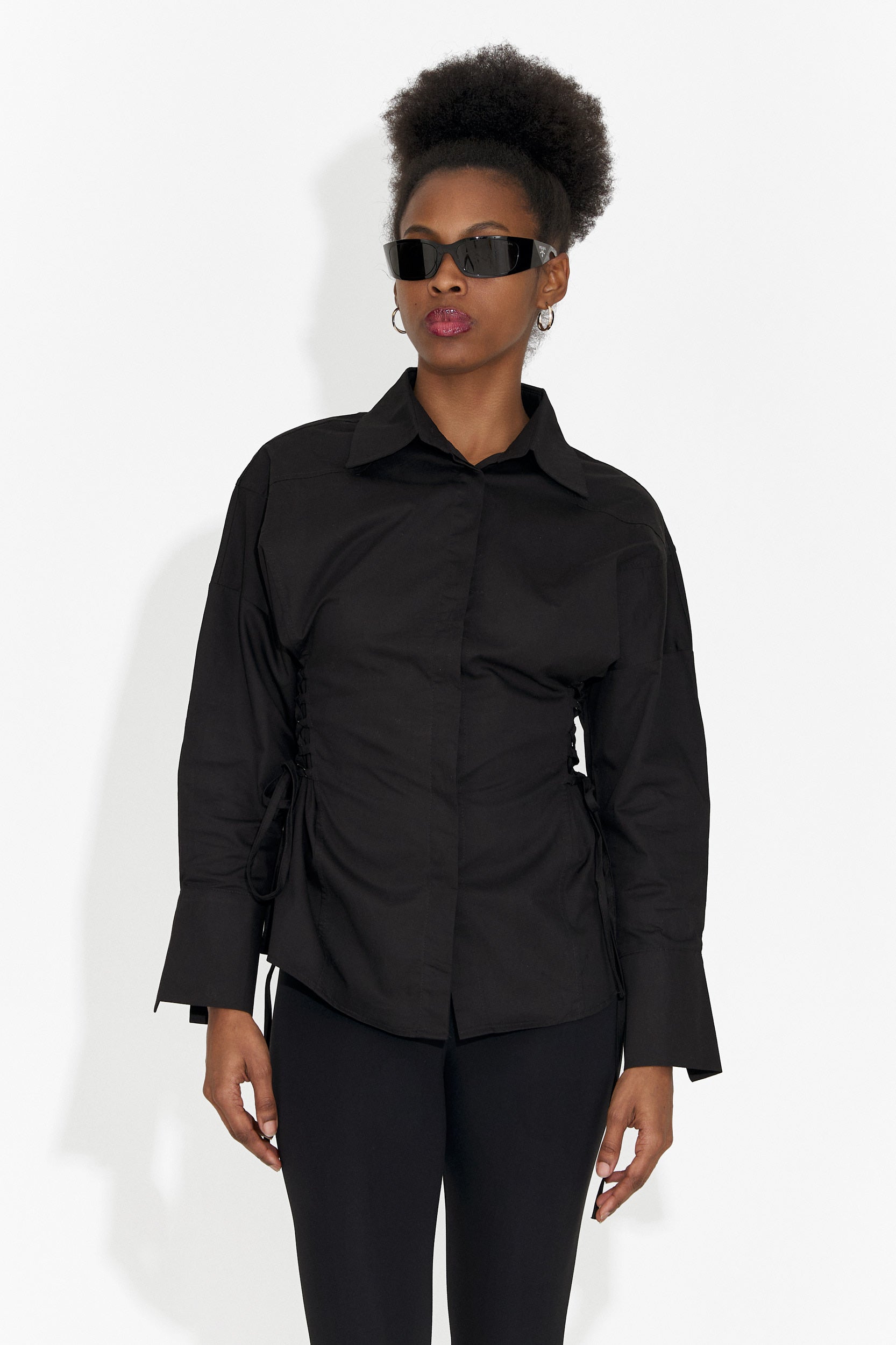 Елегантна дамска риза в черно Sivelia Bogas