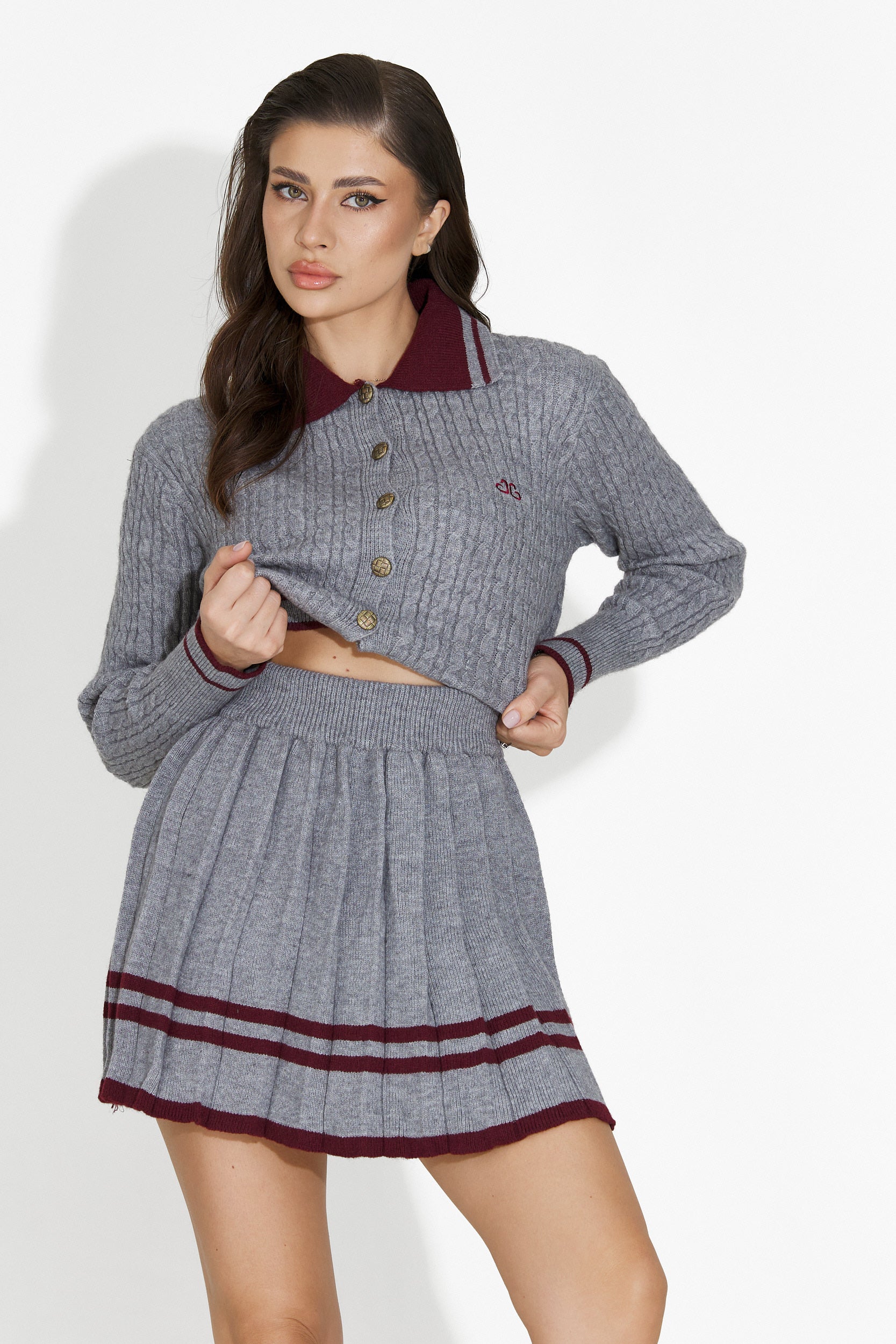 Комплект със сива пола Kendia Bogas