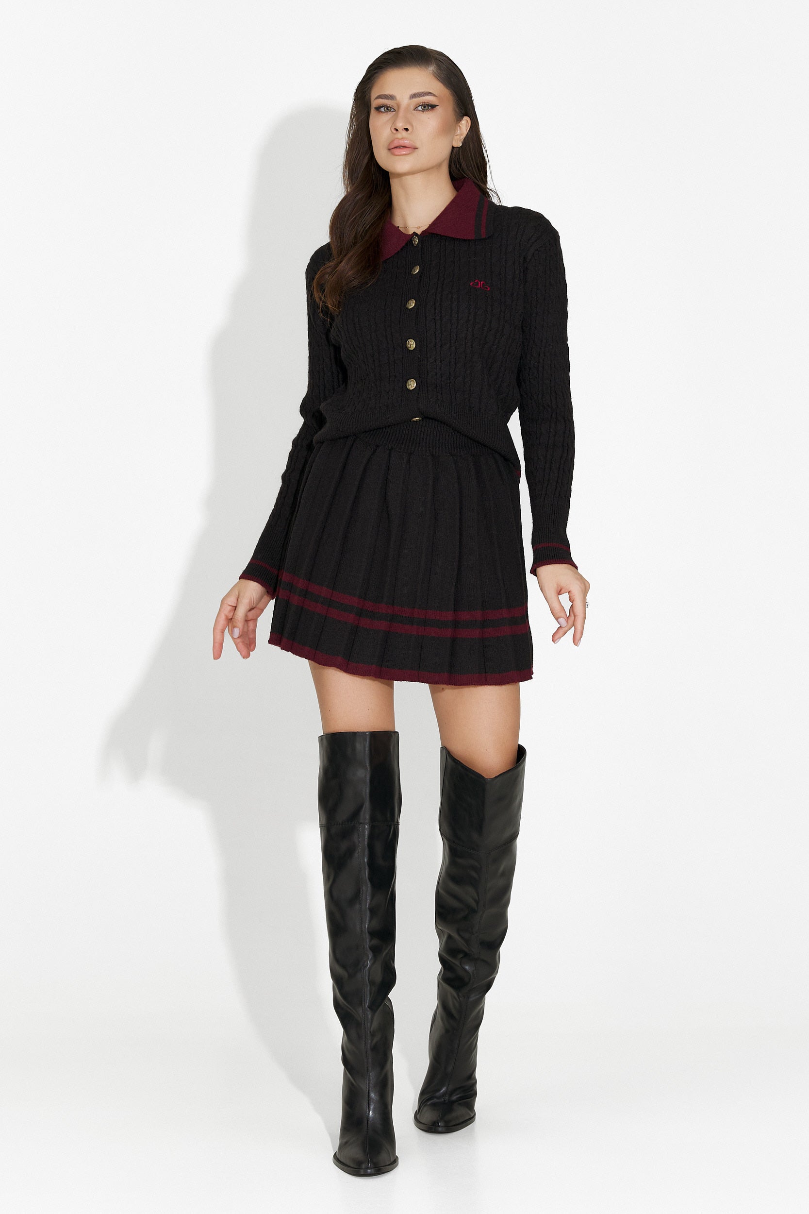 Комплект с черна пола Kendia Bogas