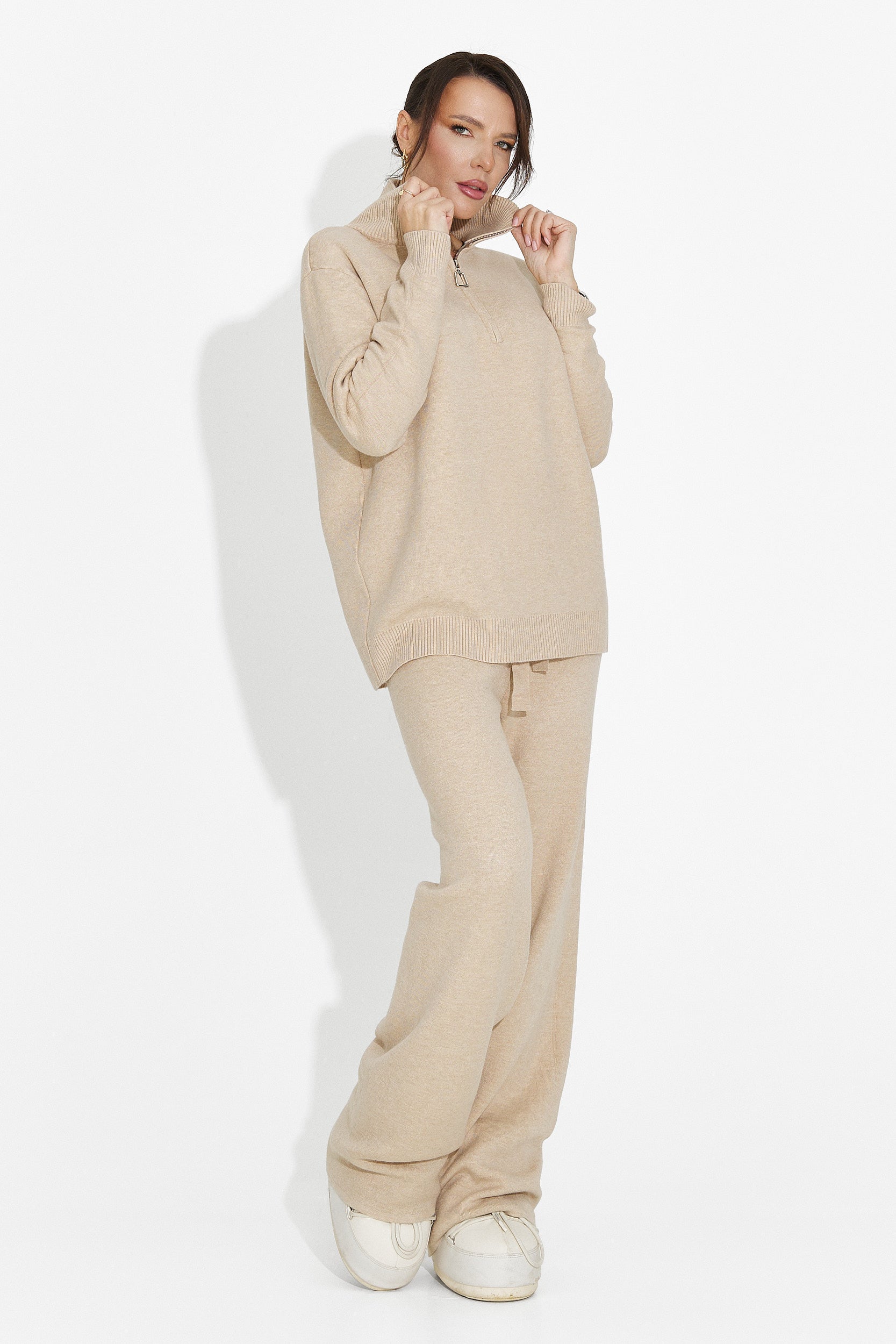 Бежов комплект с панталони Lebrisa Bogas