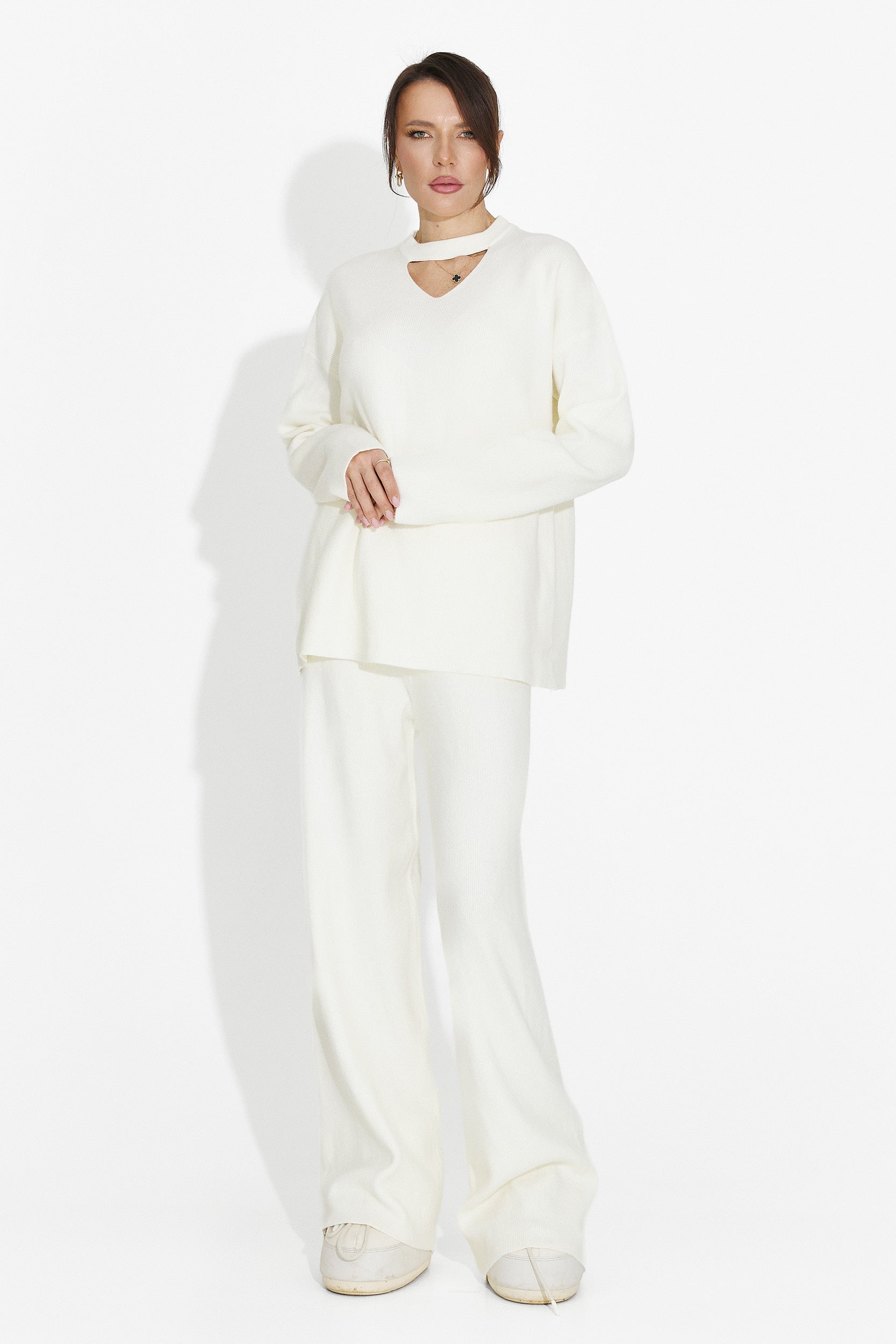 Костюм с панталони кремав Kania Bogas