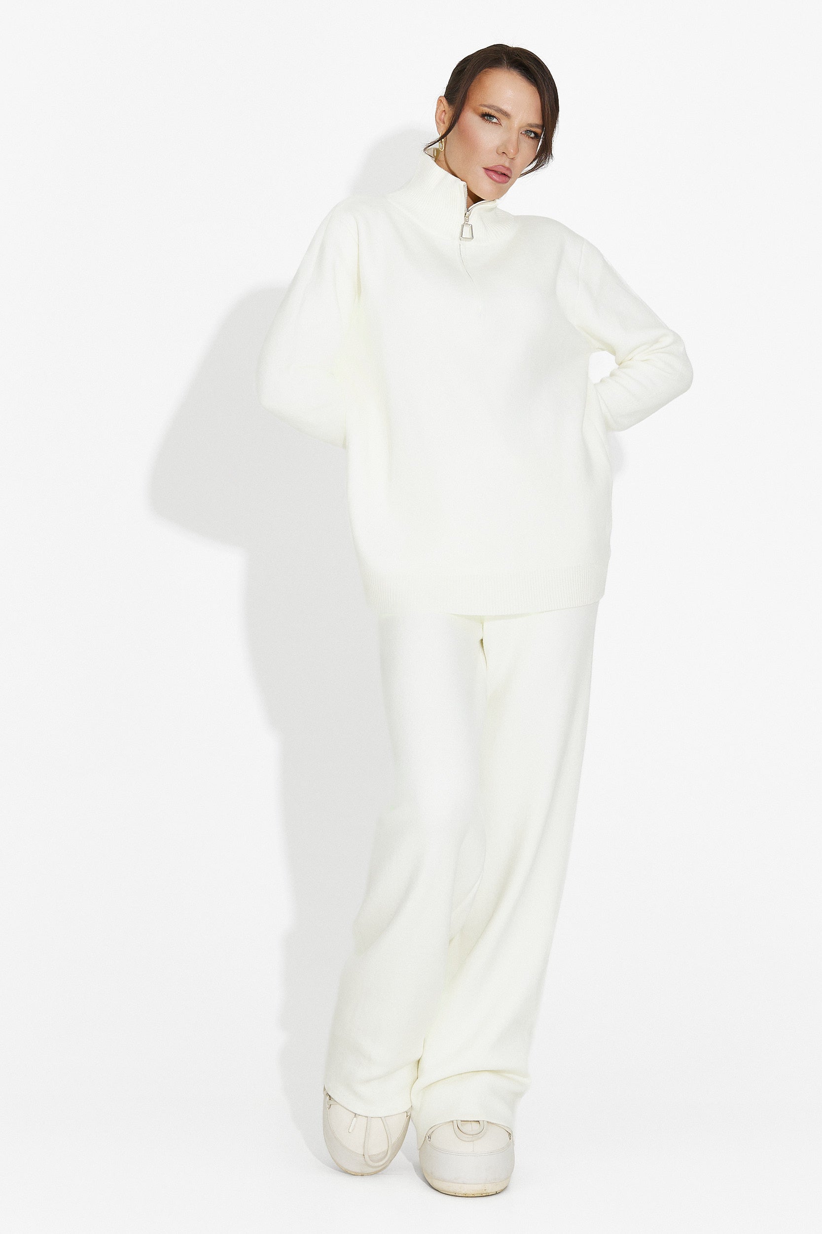 Костюм с панталони крем Lebrisa Bogas