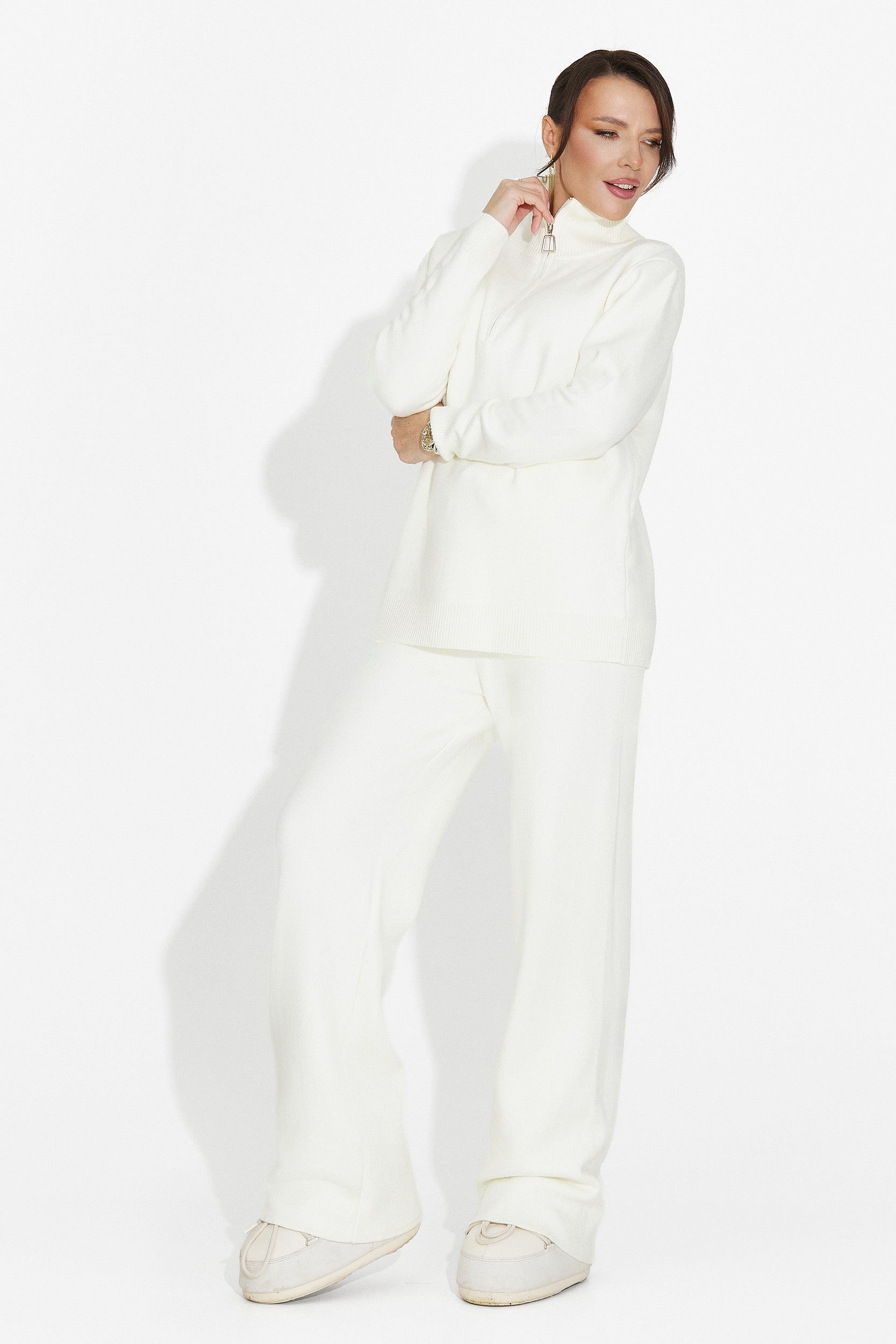 Костюм с панталони крем Lebrisa Bogas