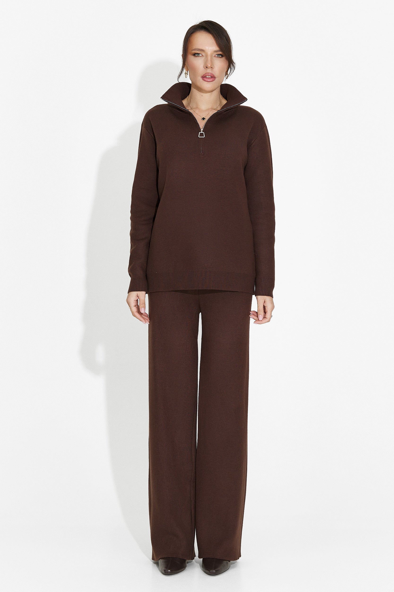 Костюм с кафяви панталони Lebrisa Bogas