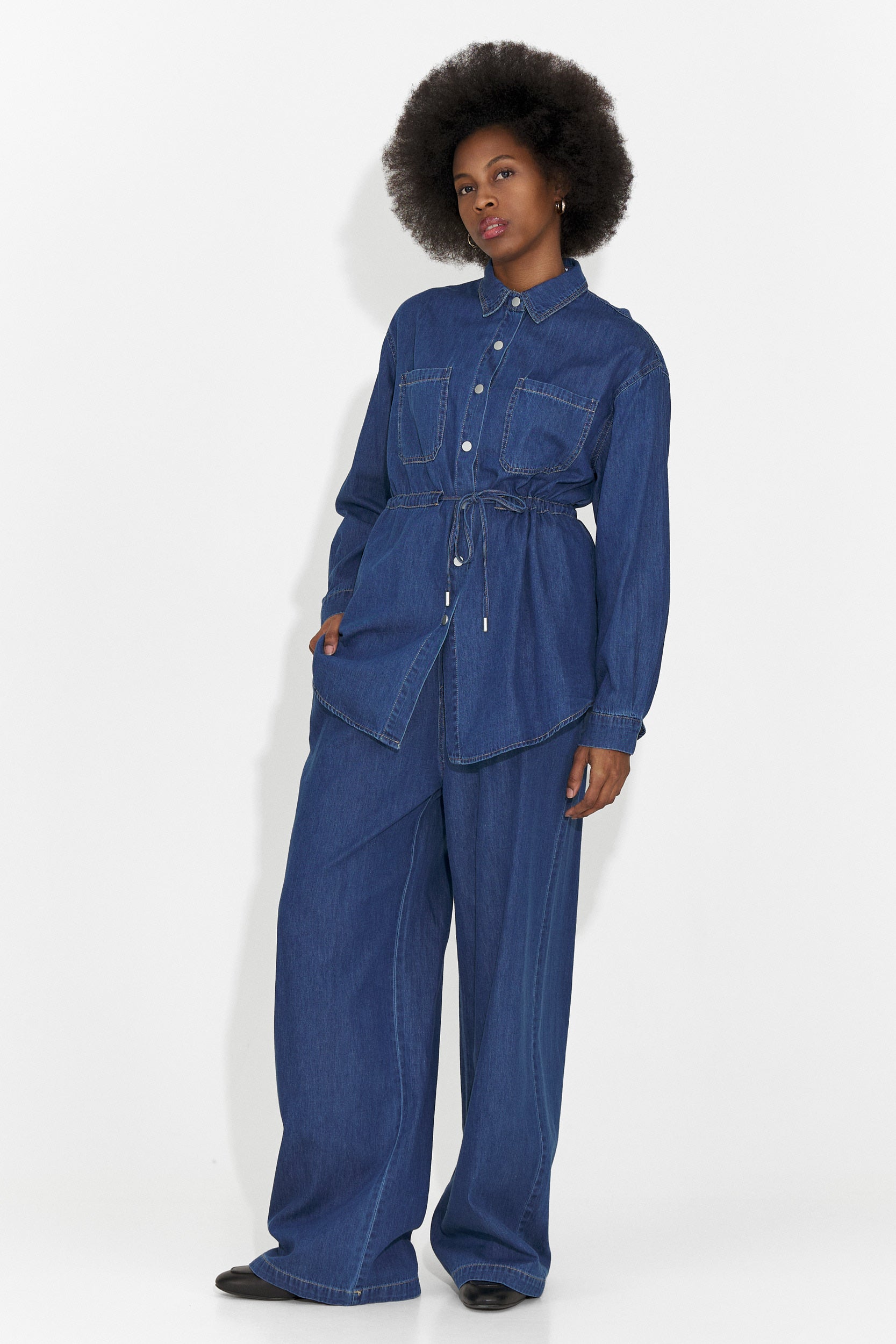 Спонтанен син дамски аутфит от Jesie Bogas