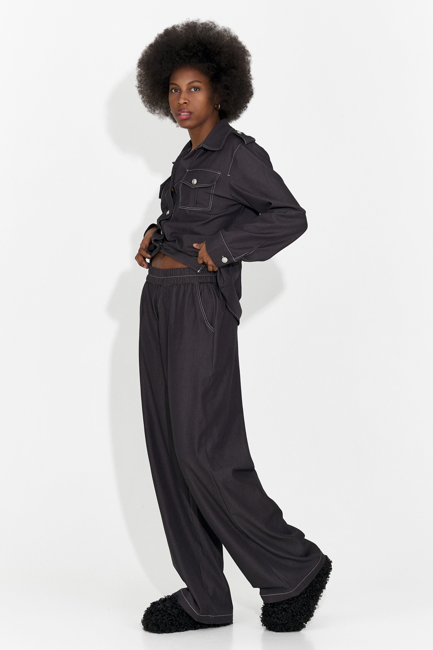 Дамски ежедневен комплект в черно Vertija Bogas