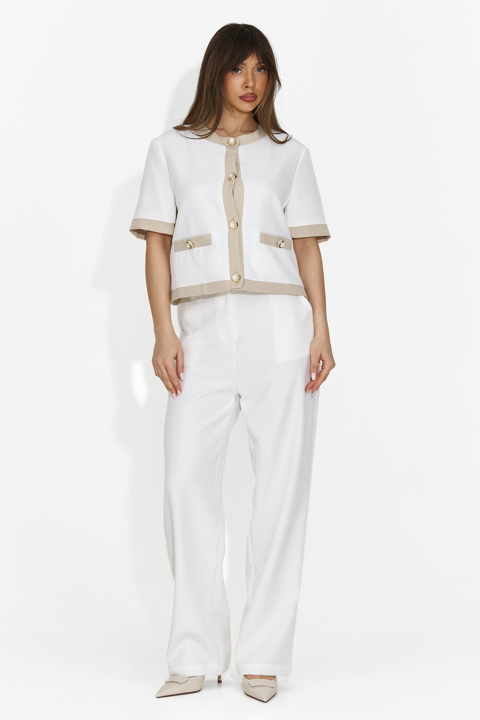 Елегантен дамски костюм в бяло Alecsia Bogas