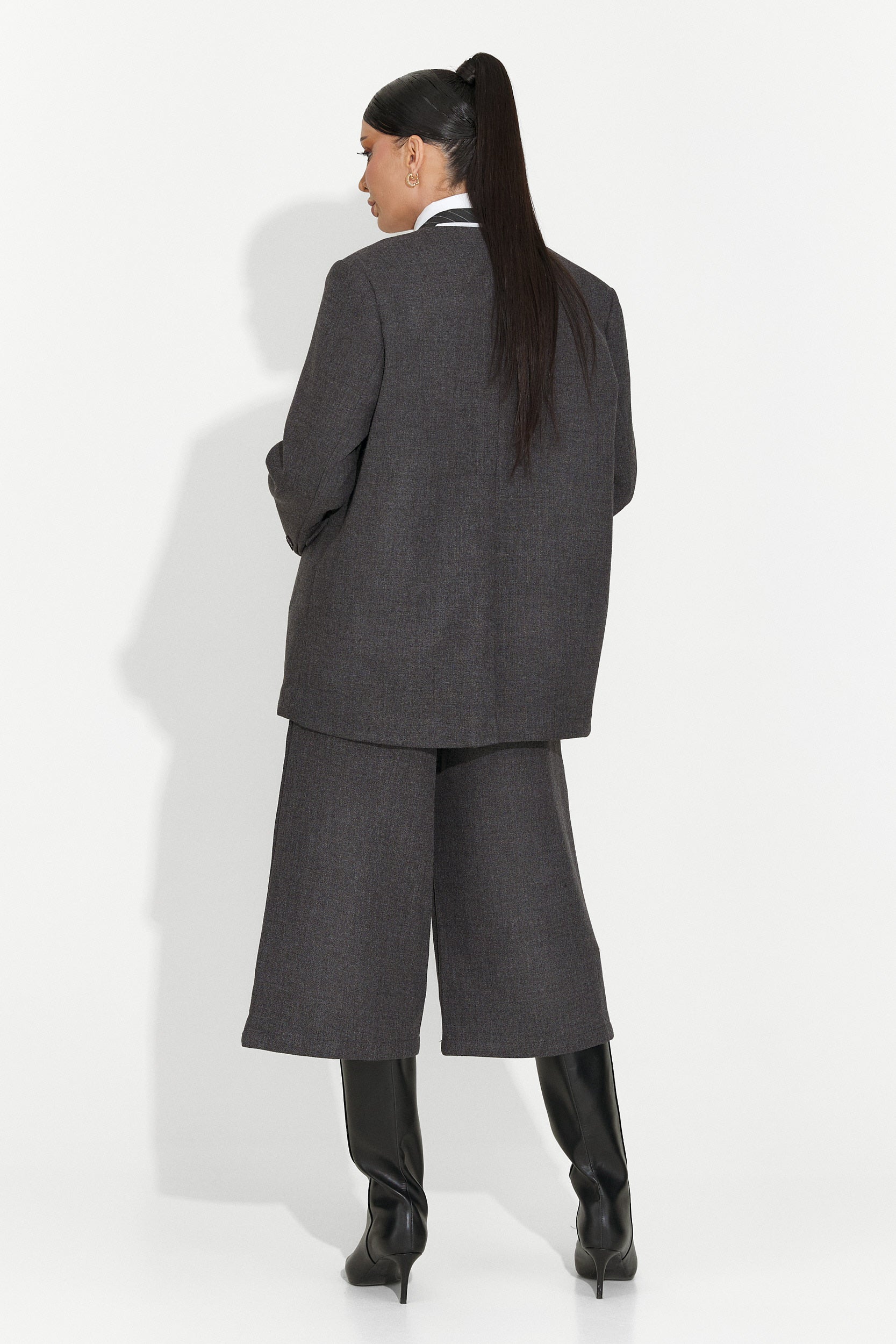 Дамски комплект панталони + сако + вратовръзка сив Astonia Bogas