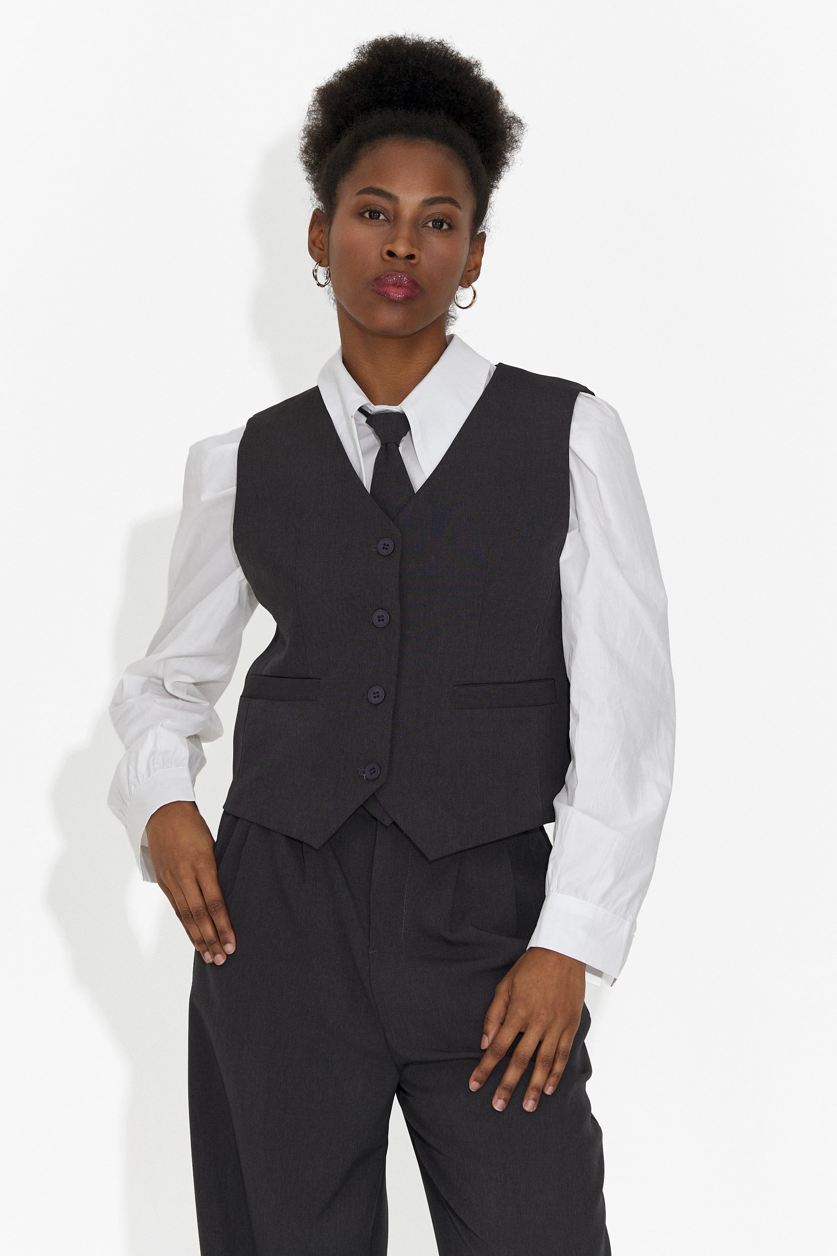 Костюм 4 части панталони + жилетка + сако + вратовръзка сив Meldora Bogas