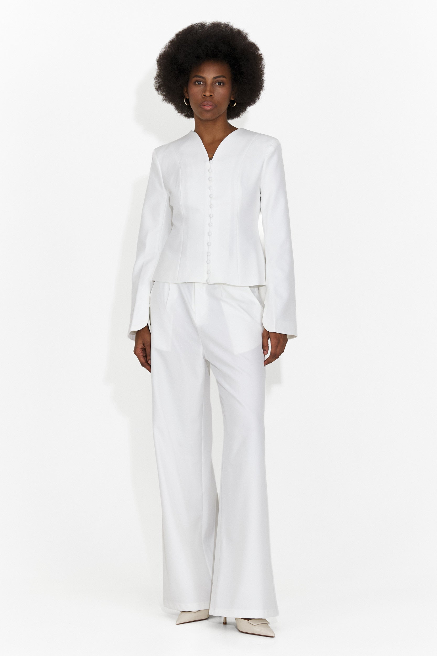 Елегантен бял костюм с панталон Jayne Bogas