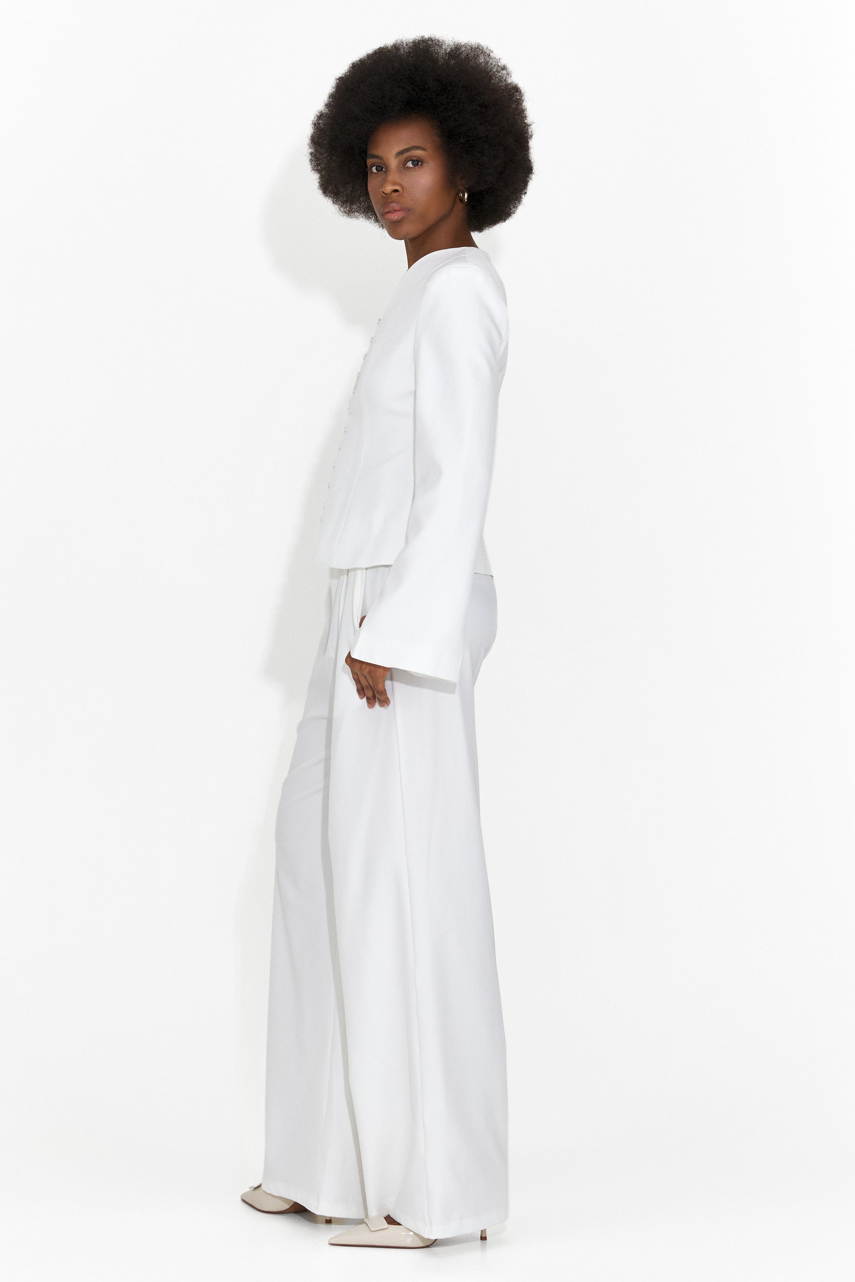 Елегантен бял костюм с панталон Jayne Bogas