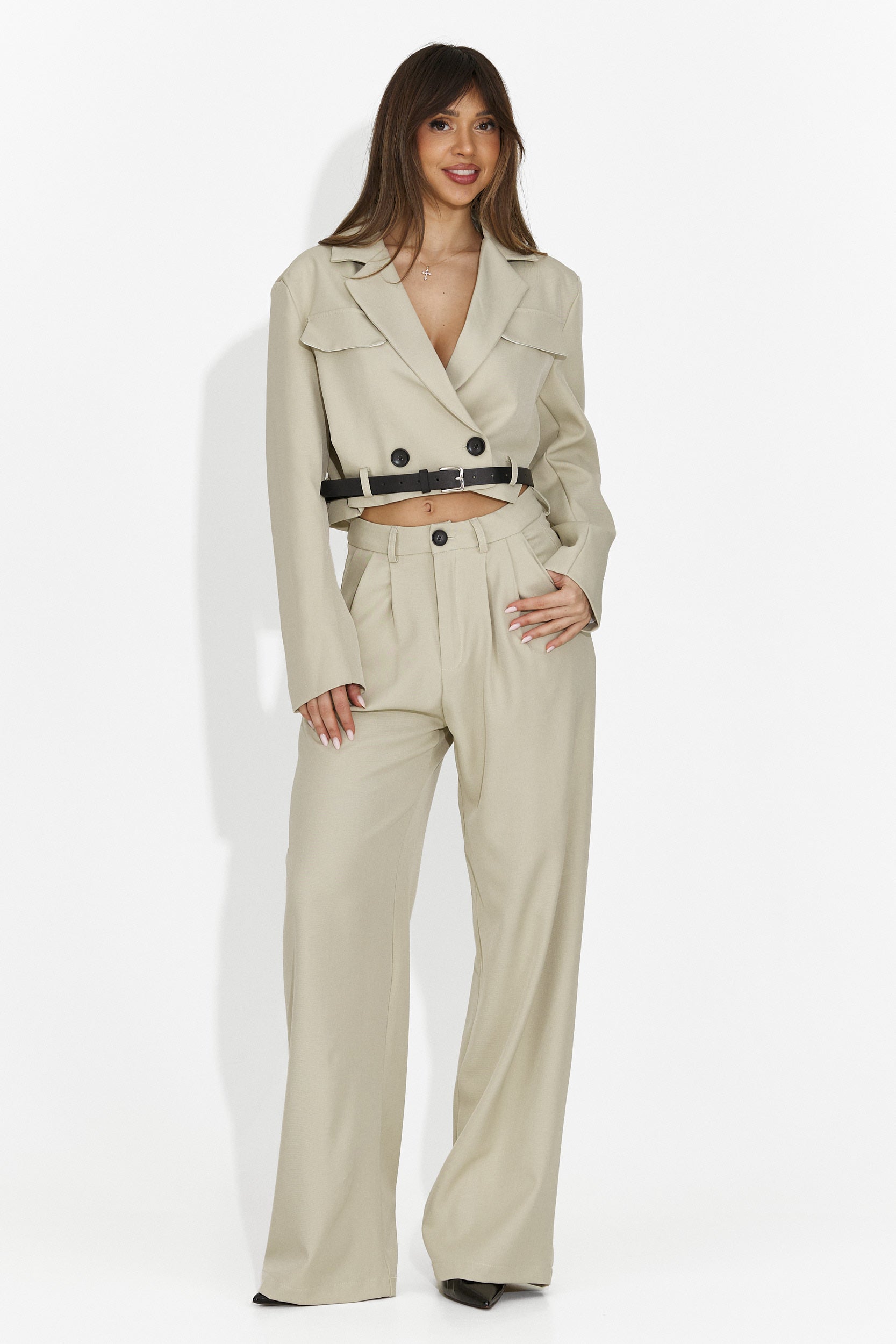 Елегантен бежов дамски костюм Esmara Bogas