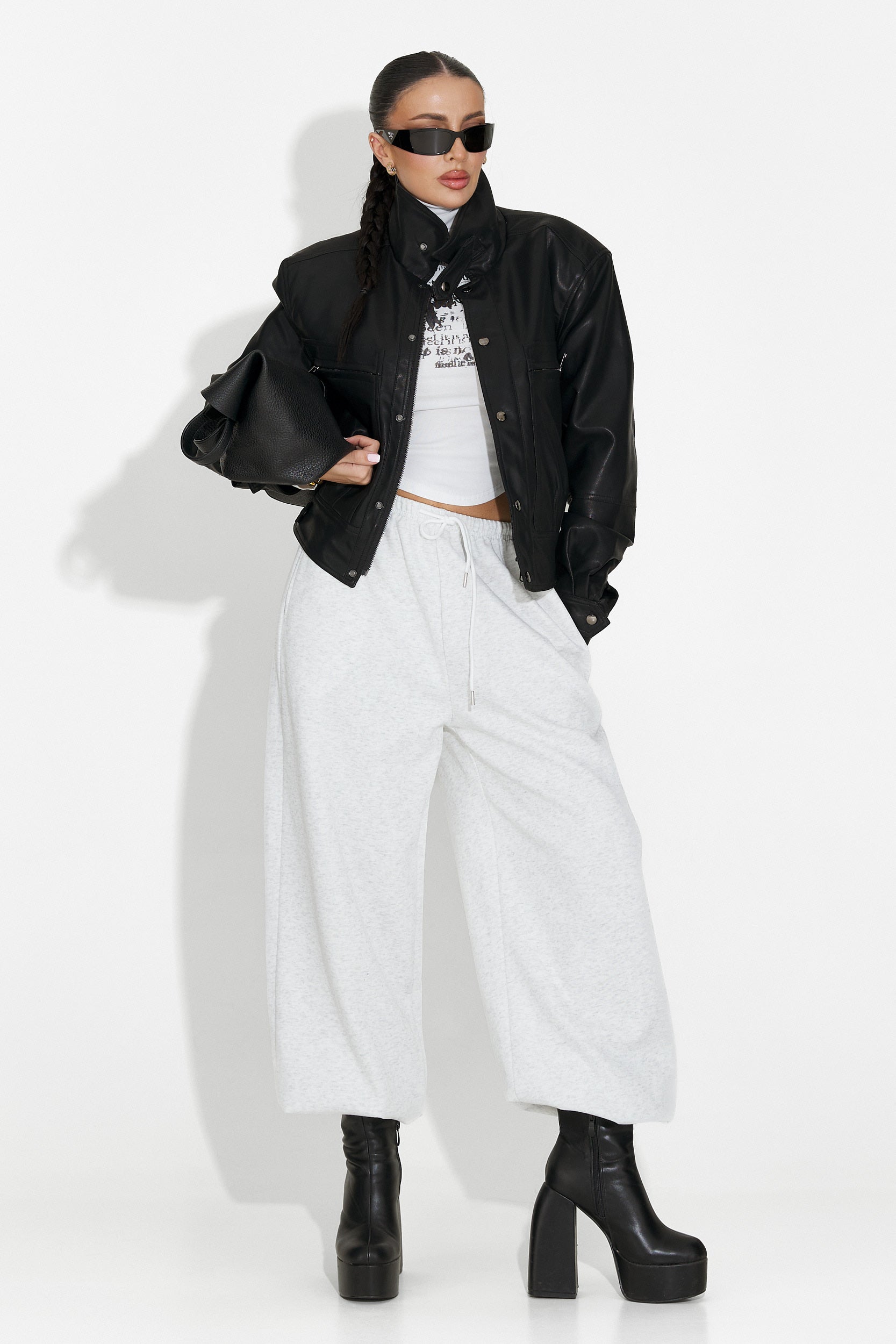 Черно дамско спортно яке Giselia Bogas