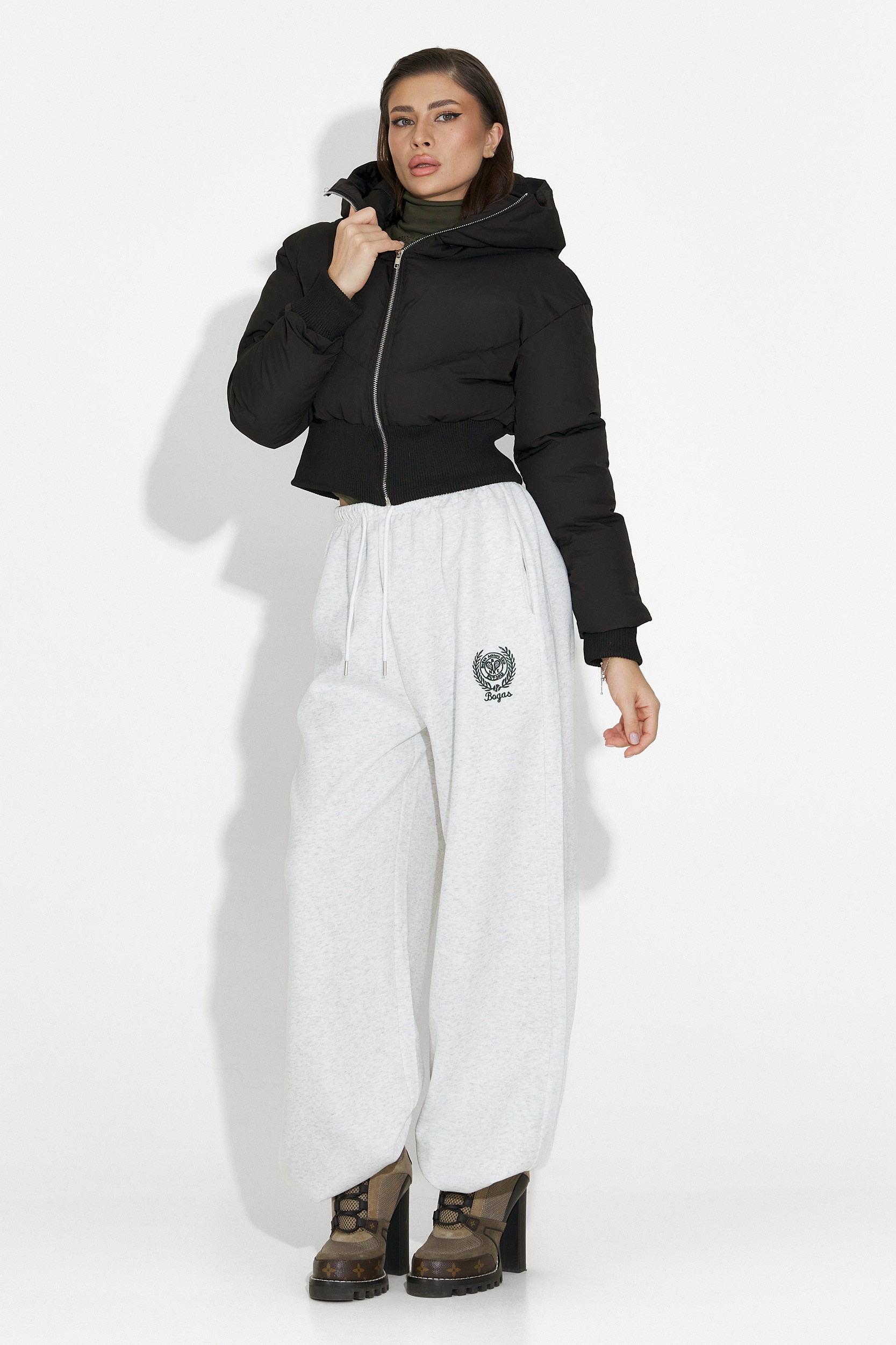 Черно дамско спортно яке Lumaya Bogas