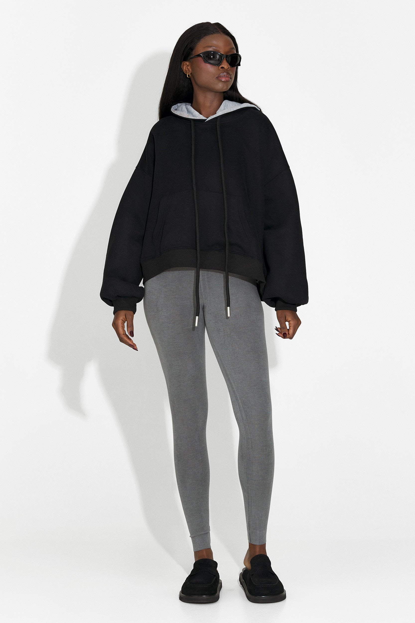 Дамско спортно яке в черно Loravia Bogas