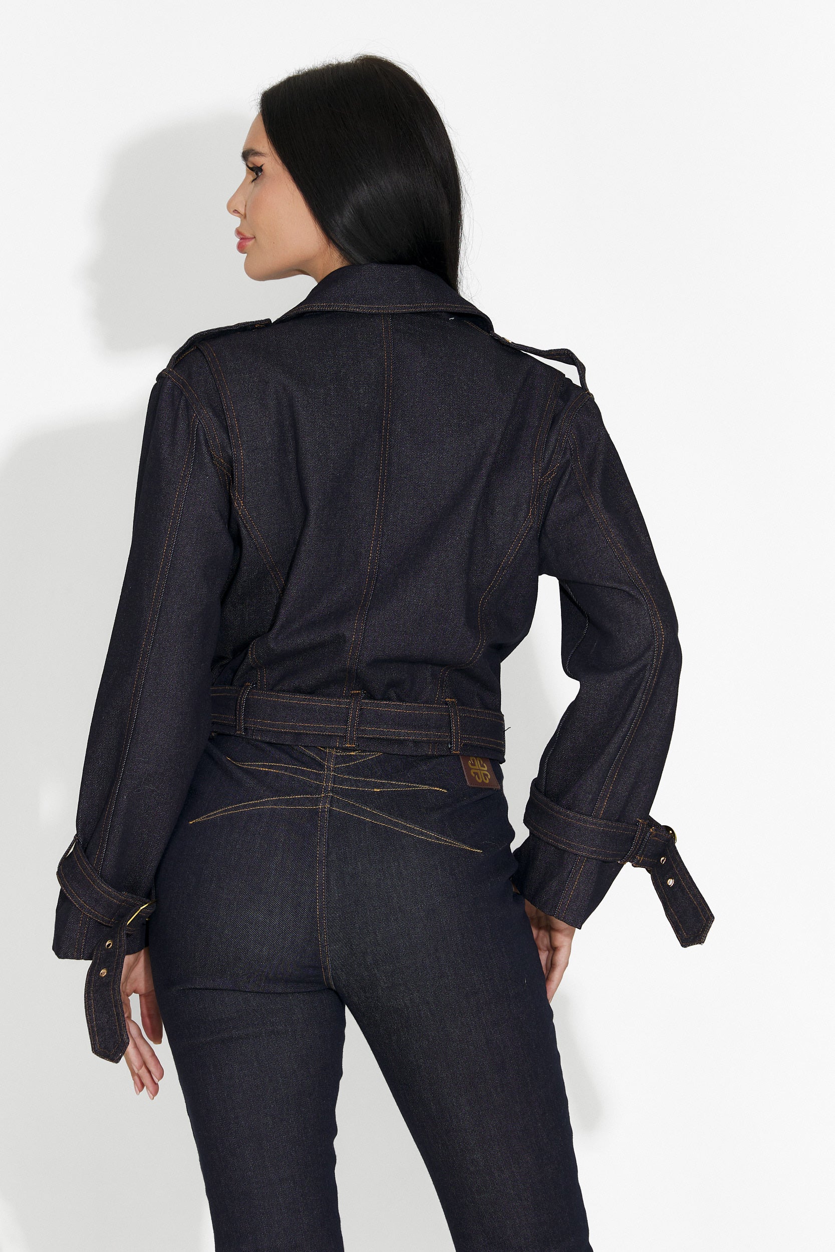 Дамско кежуал сако в тъмносиньо от Renatia Bogas