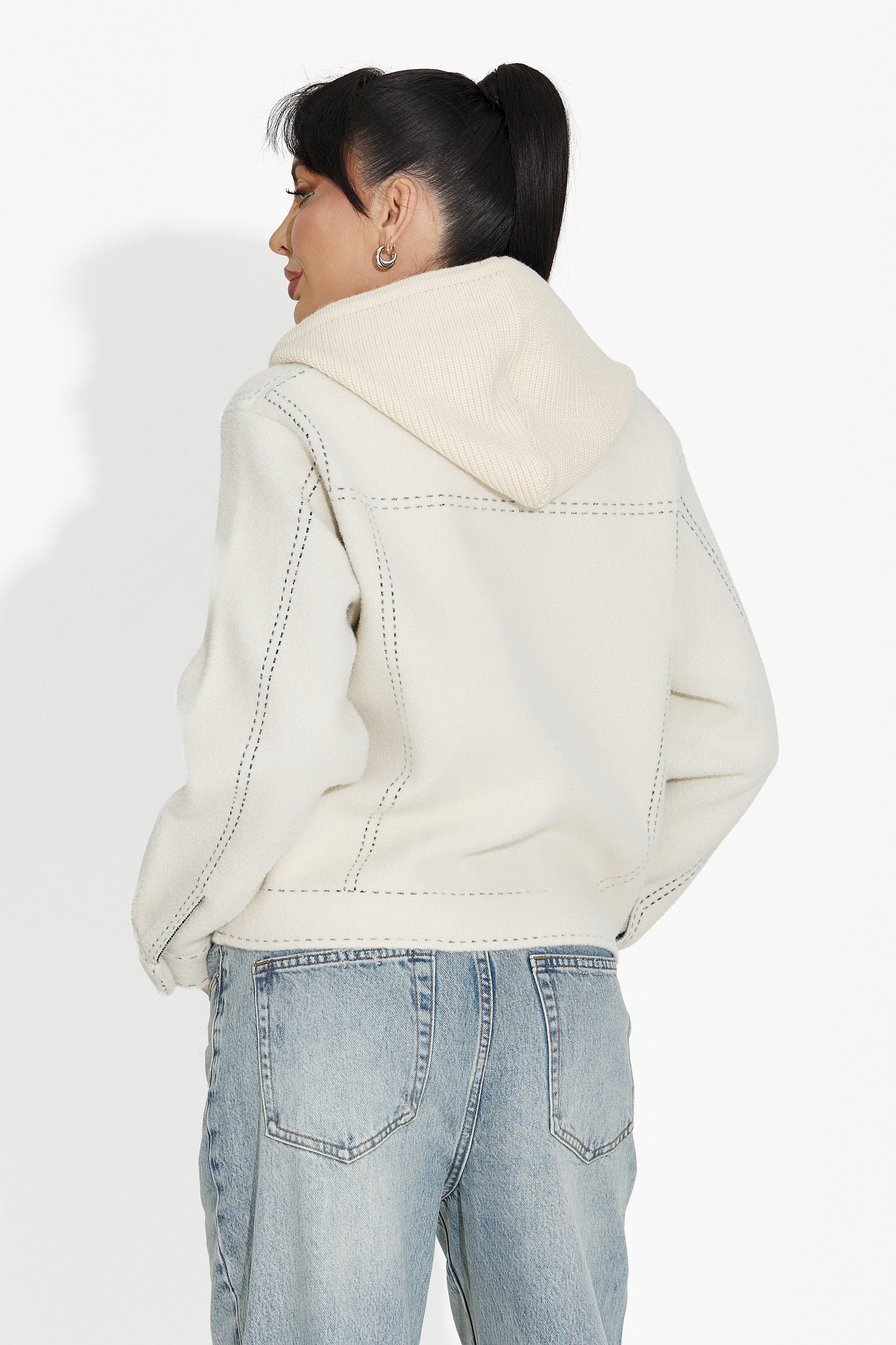 Дамско ежедневно яке бежово Mirtha Bogas