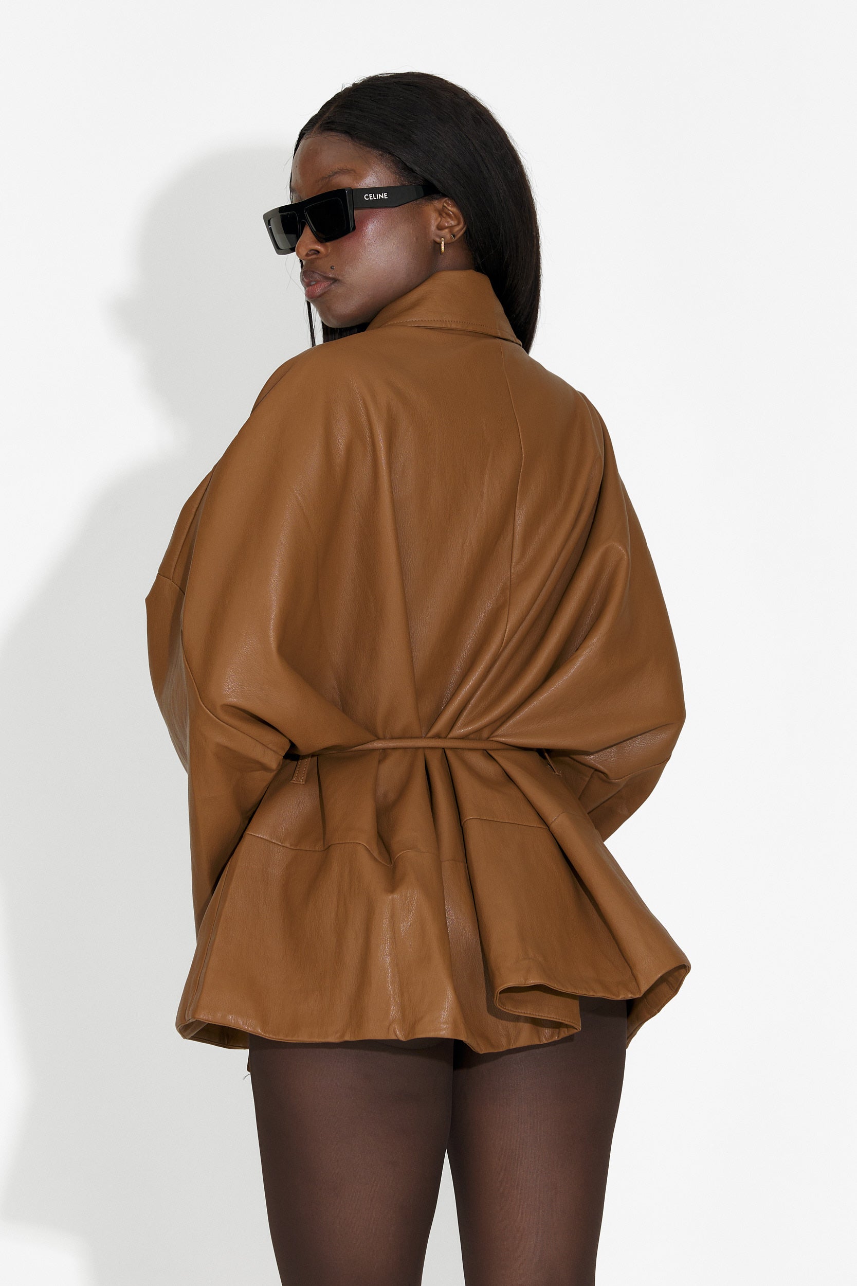 Елегантно дамско яке в морско синьо Wandia Bogas