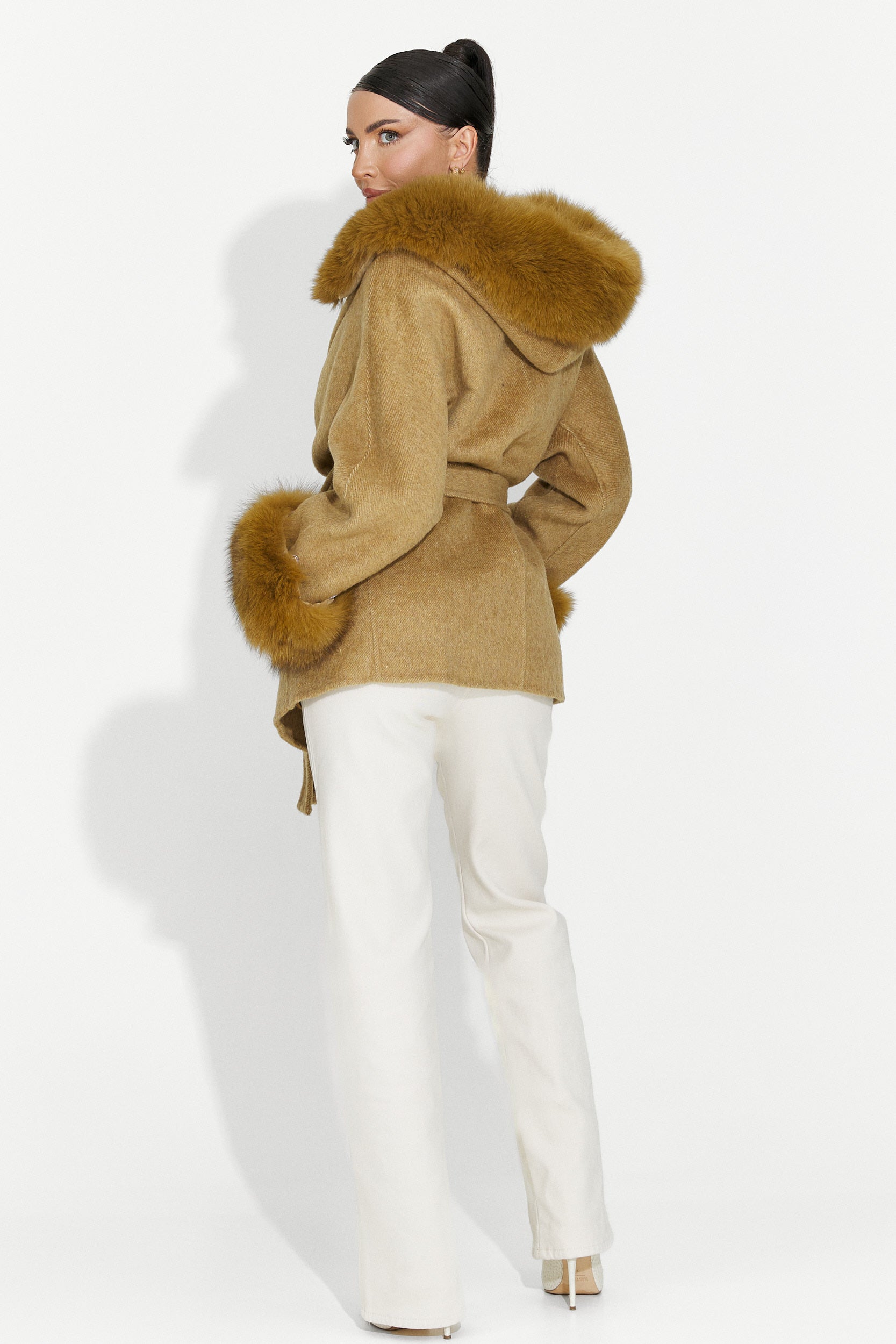 Елегантно дамско палто кафяво Betina Bogas