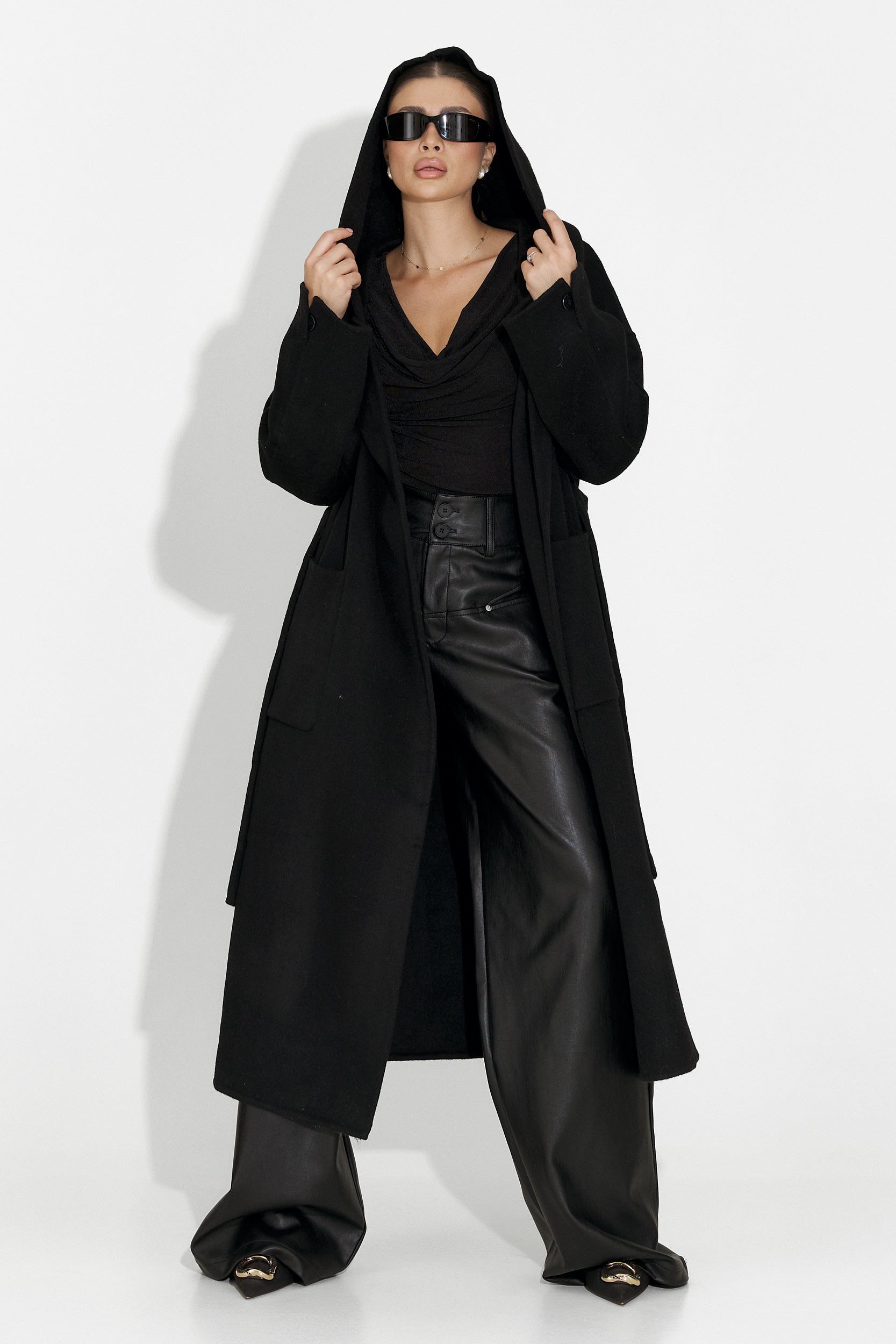 Елегантно дамско палто в черно от Carivana Bogas