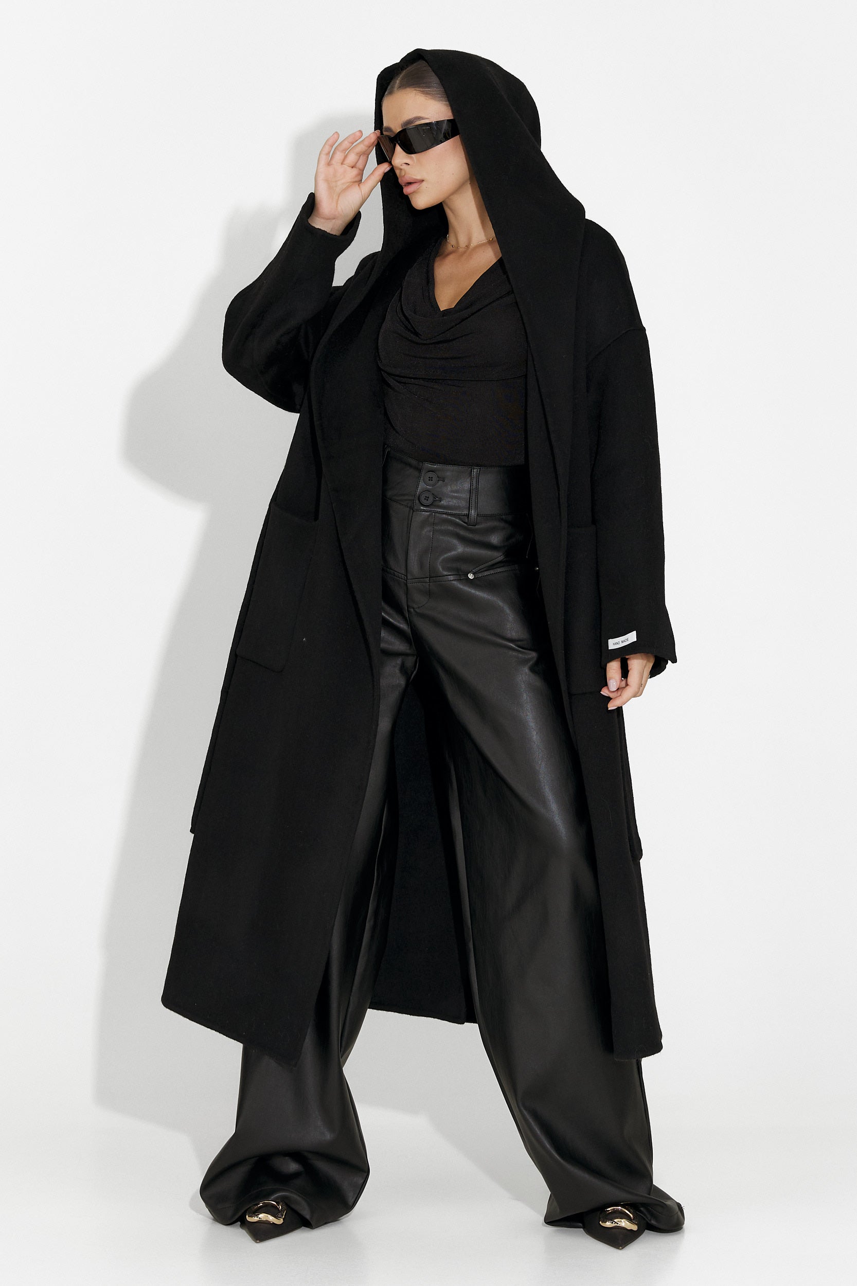 Елегантно дамско палто в черно от Carivana Bogas