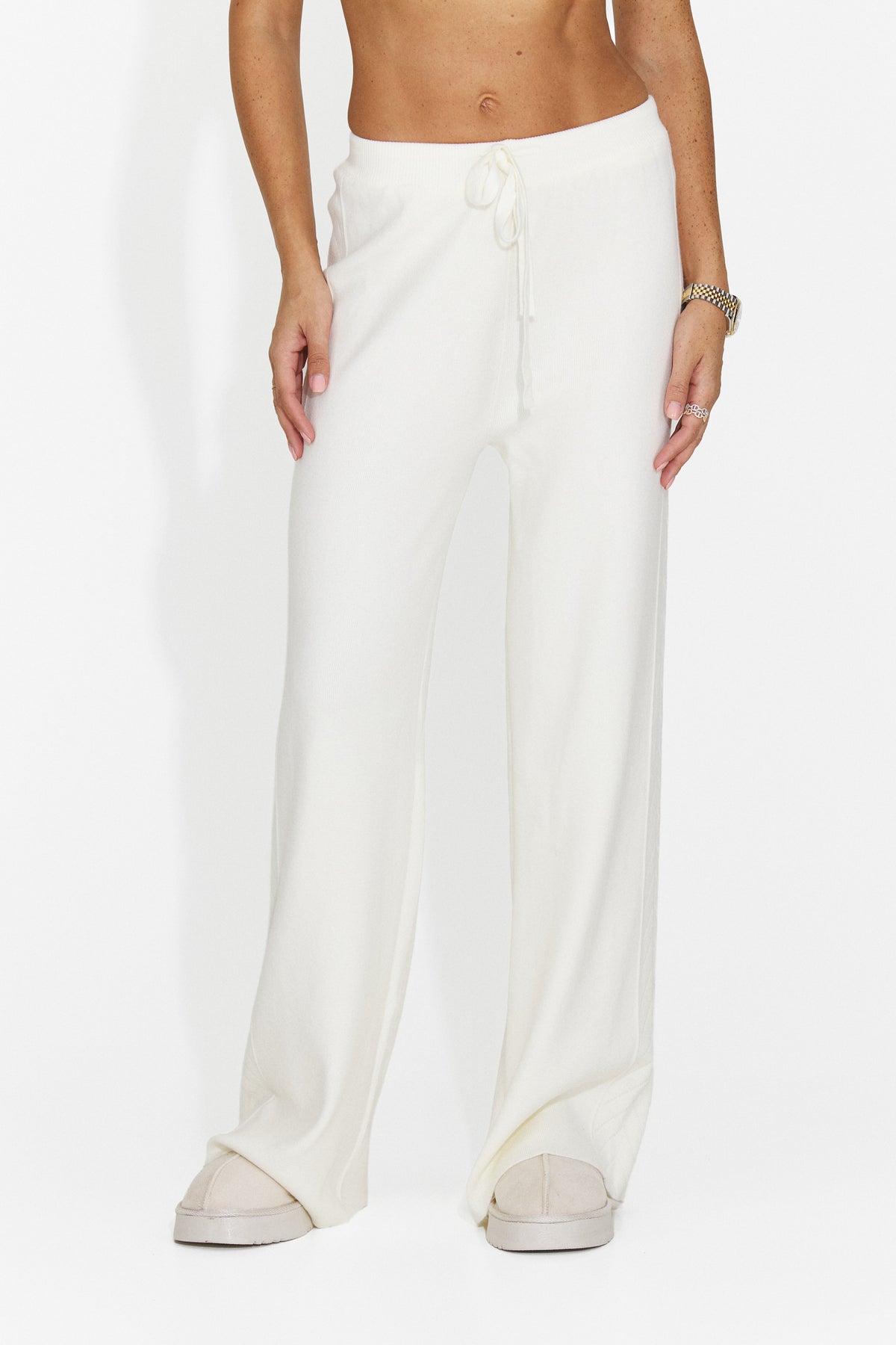 Pantaloni casual crem Berinieza Bogas