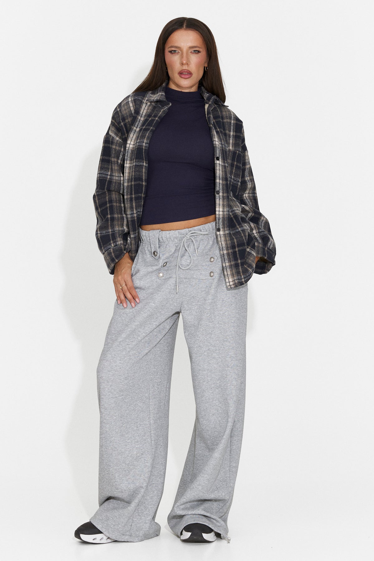 Pantaloni casual gri Valadzora Bogas