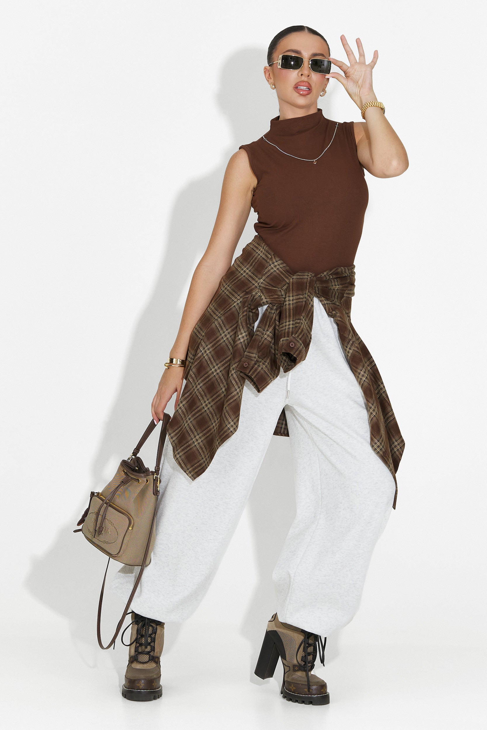 Дамски кежуал панталони в сиво Isoria Bogas