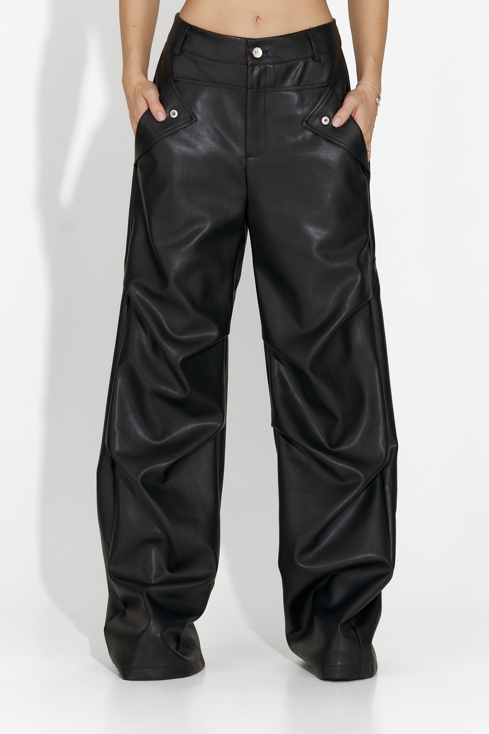 Дамски ежедневни панталони в черно Savelis Bogas