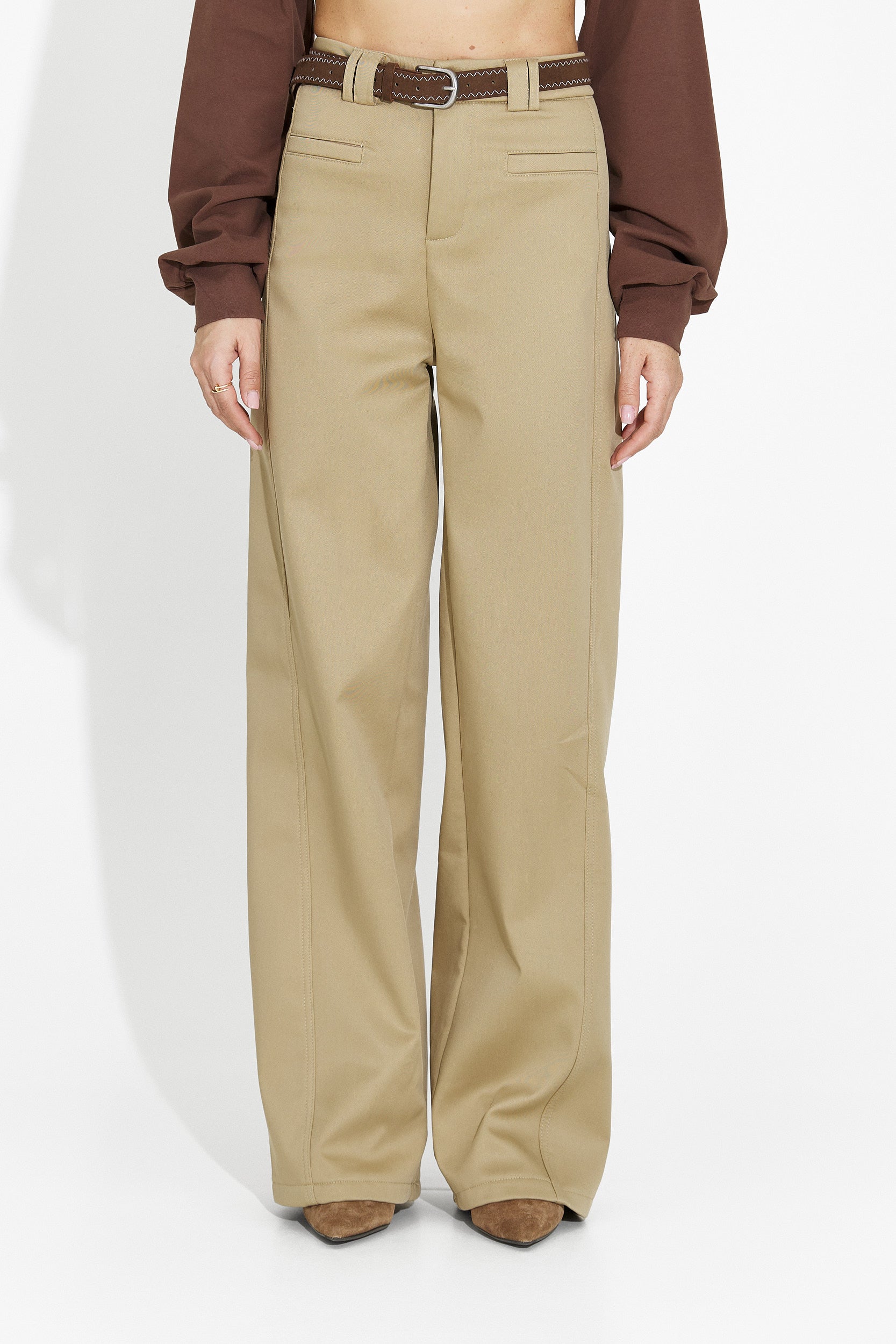 Елегантен дамски панталон бежов Avilina Bogas