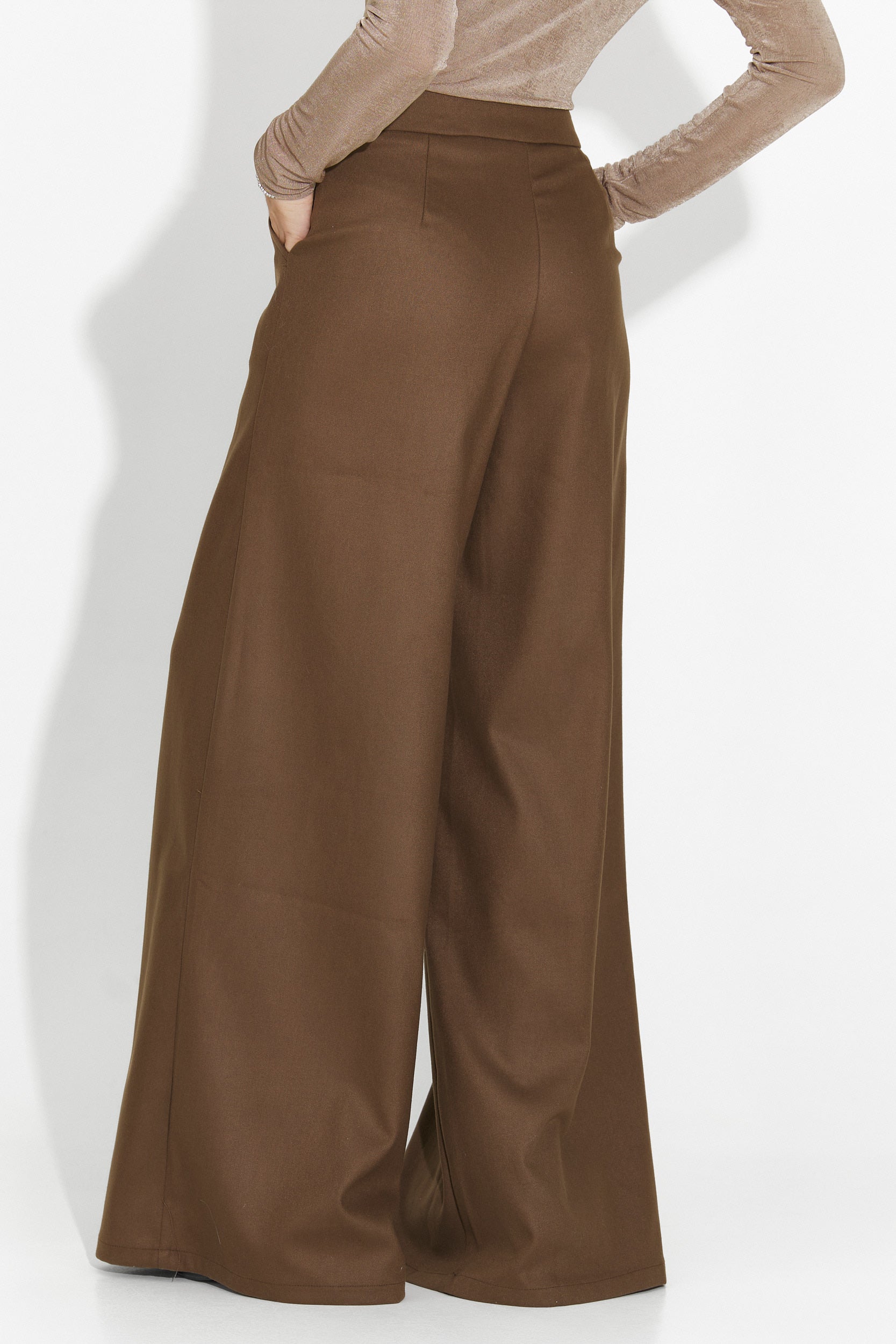 Елегантни дамски панталони в кафяво Velira Bogas