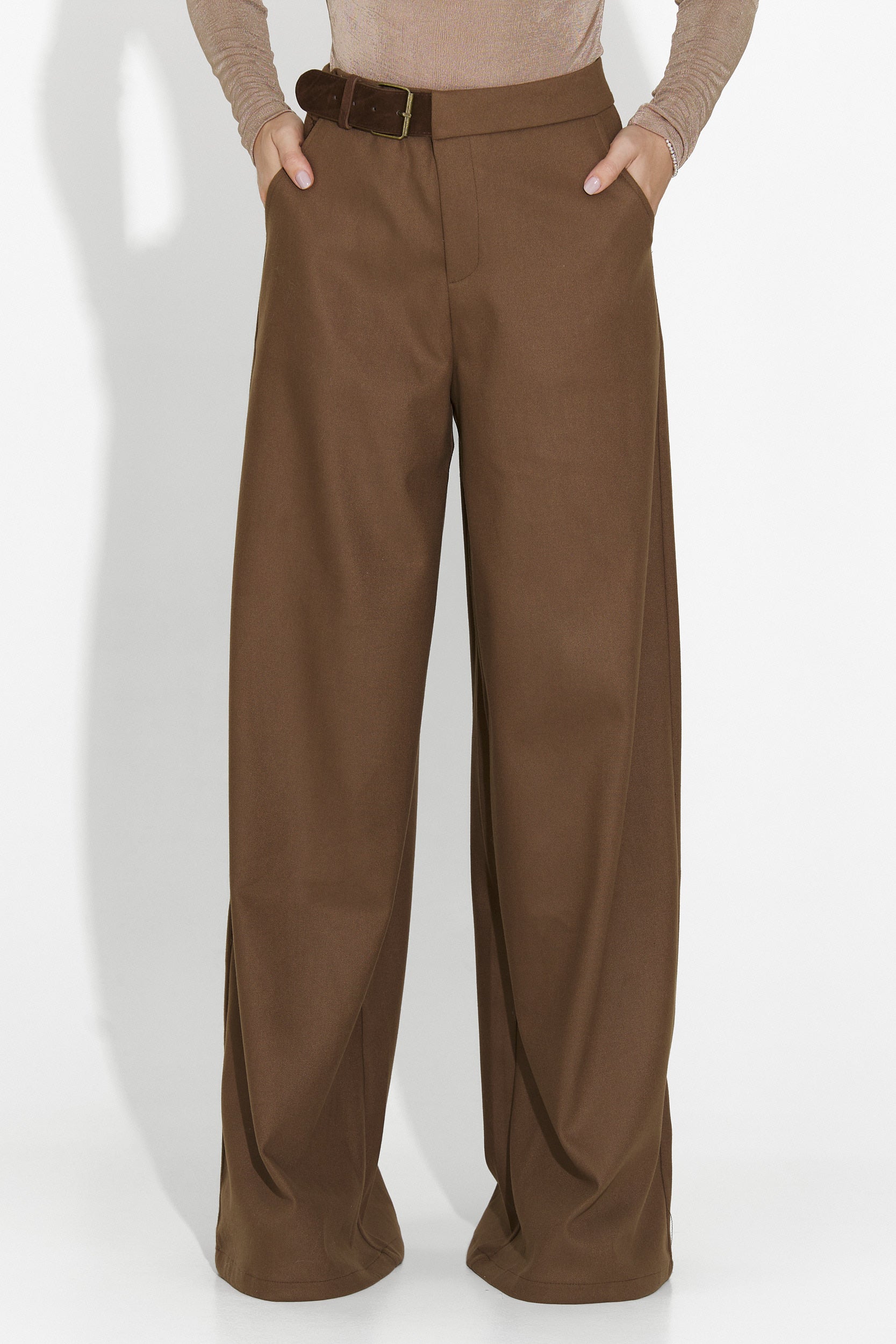 Елегантни дамски панталони в кафяво Velira Bogas