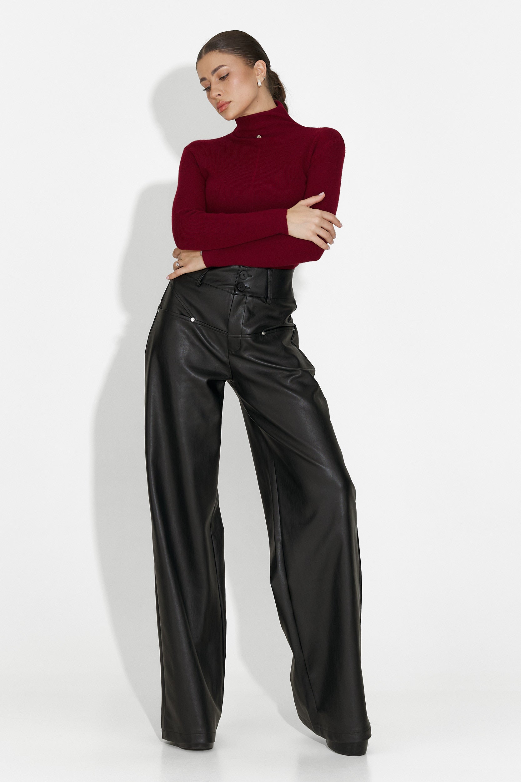 Елегантни дамски панталони в черно Clorina Bogas