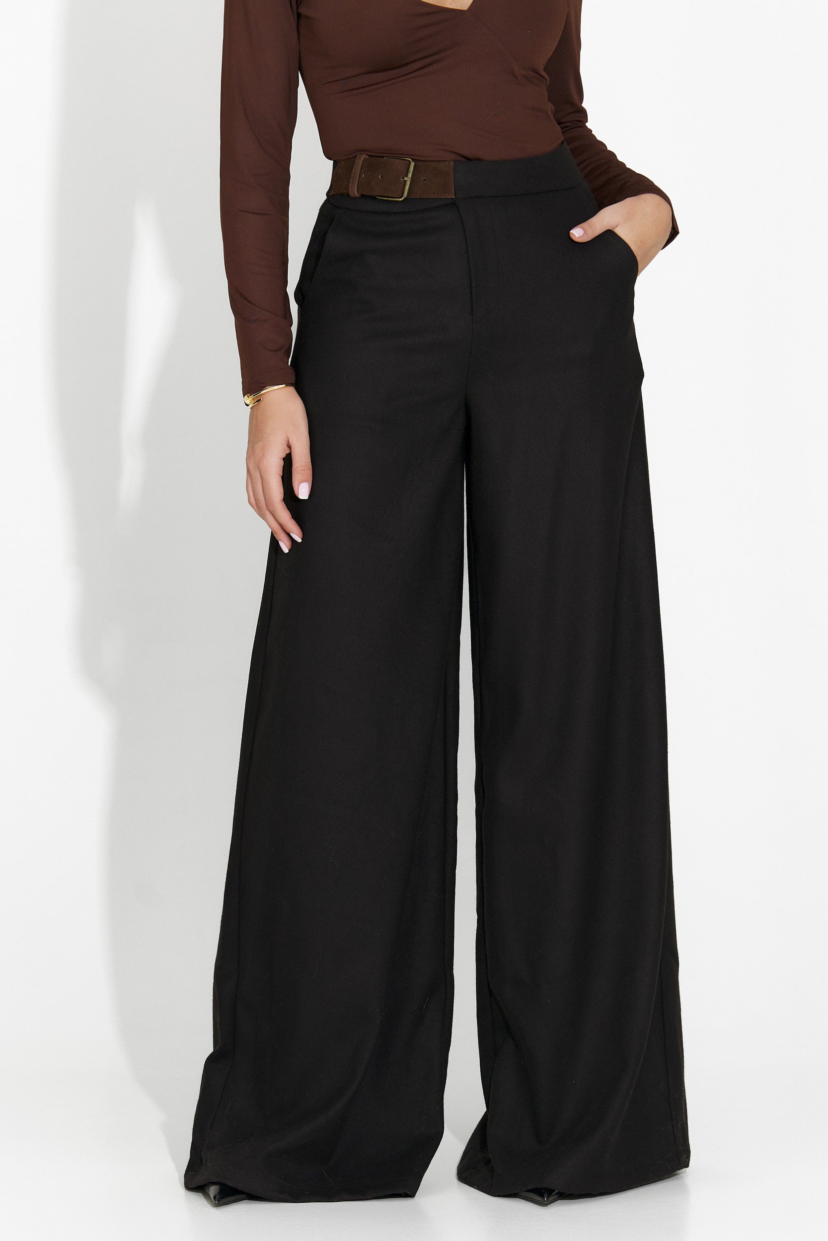 Елегантни дамски панталони в черно Velira Bogas