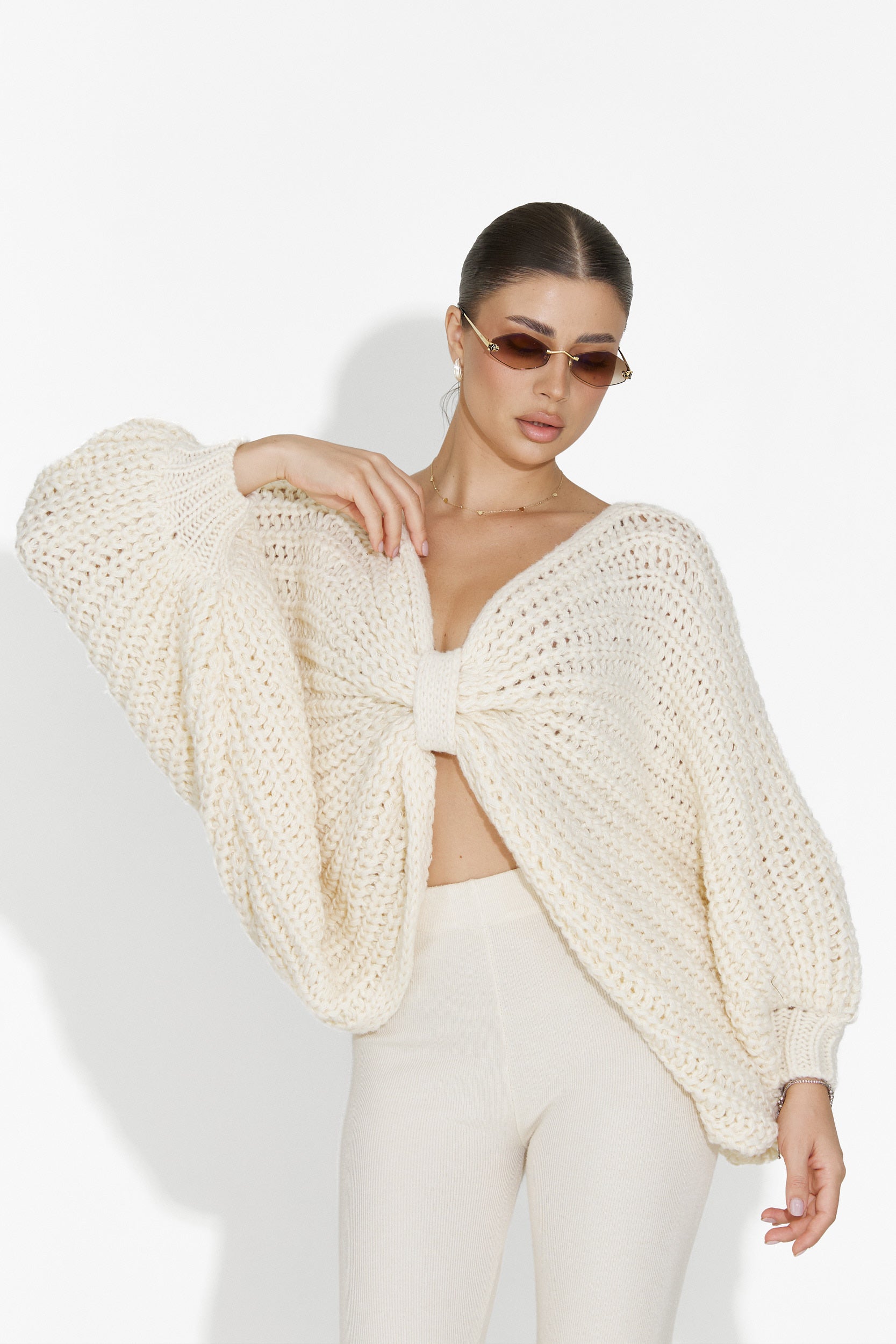 Дамски пуловер в бежово Raviana Bogas