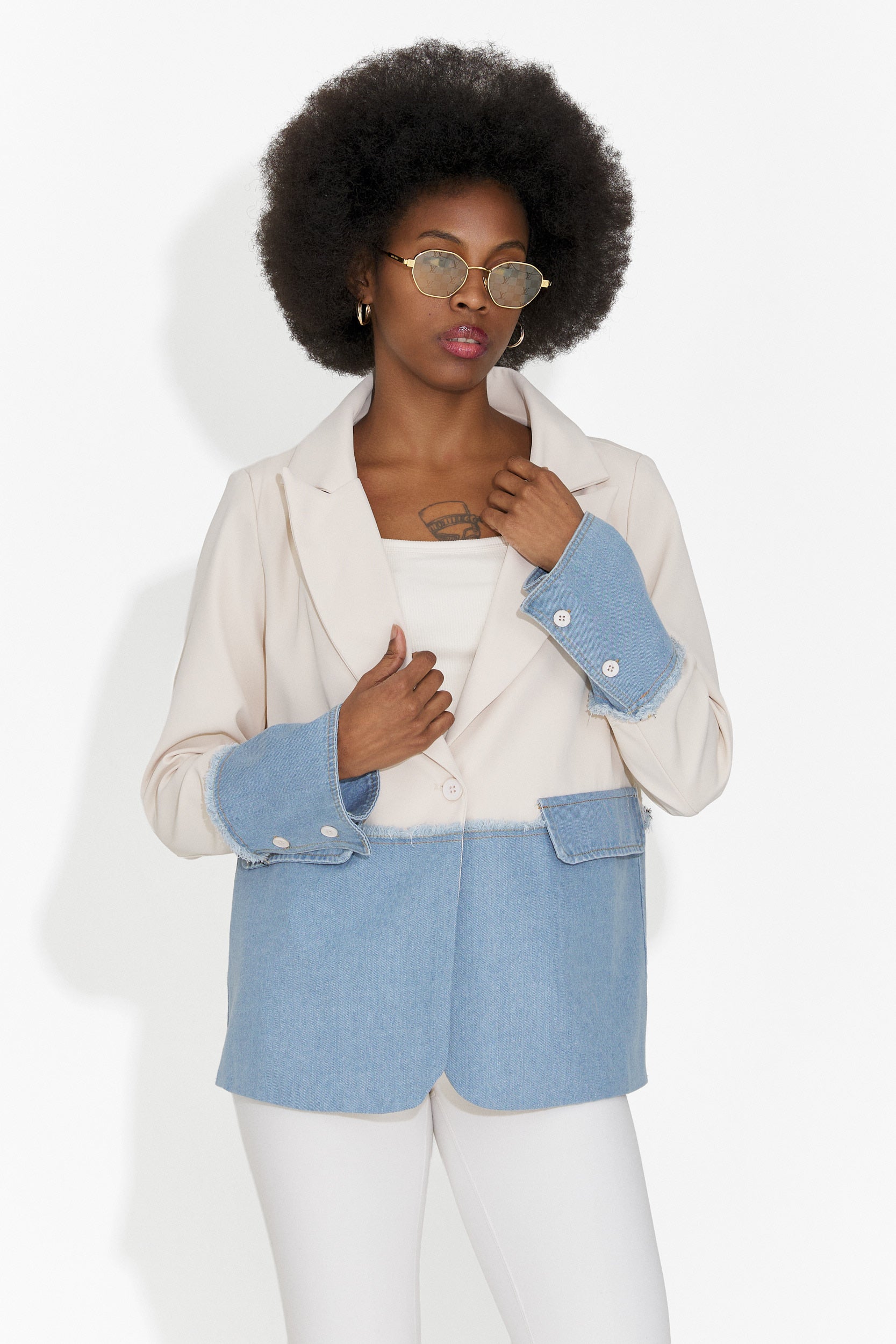 Елегантно дамско сако в кремав цвят Samiria Bogas