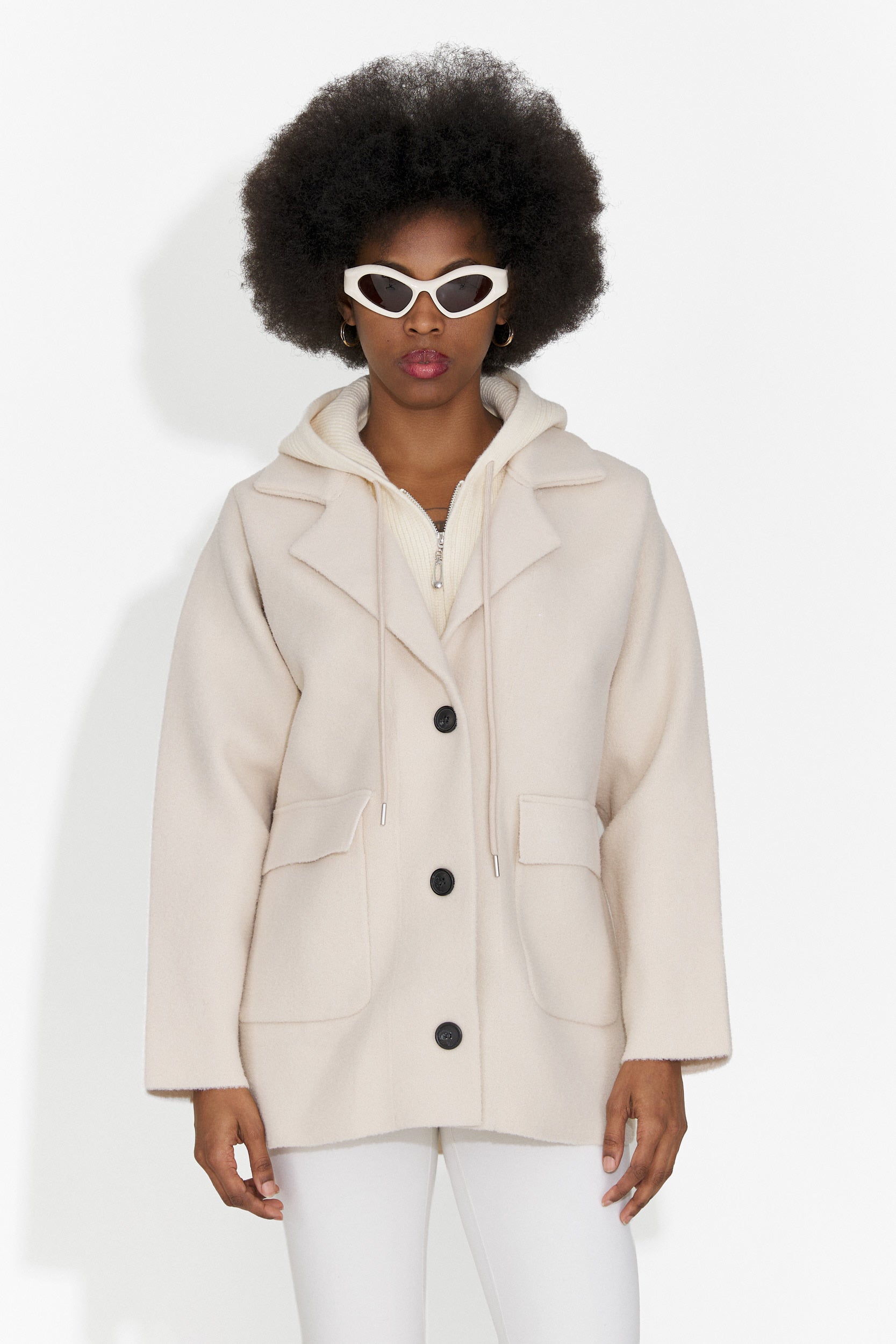 Елегантно дамско сако крем Veleta Bogas