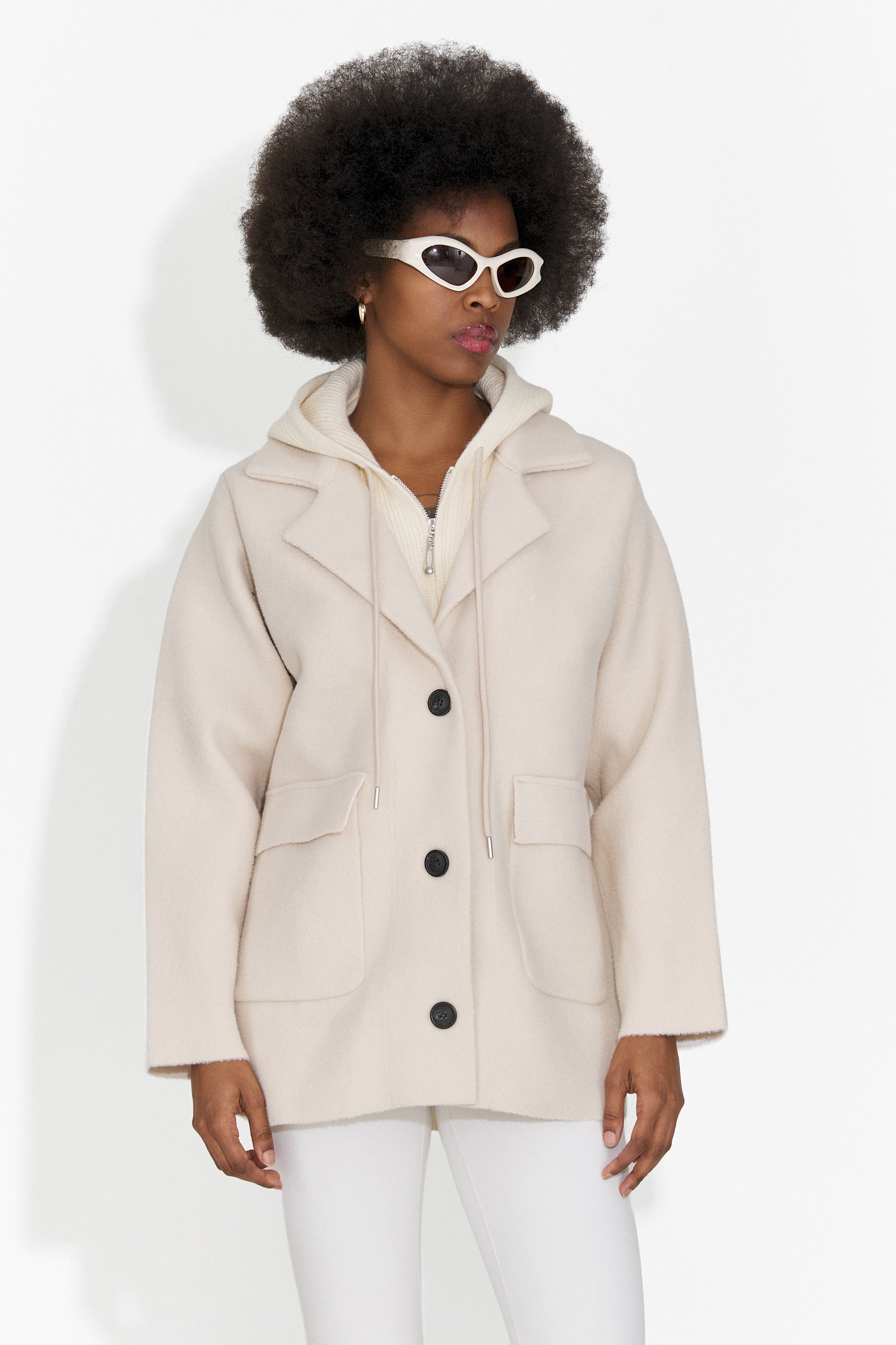 Елегантно дамско сако крем Veleta Bogas