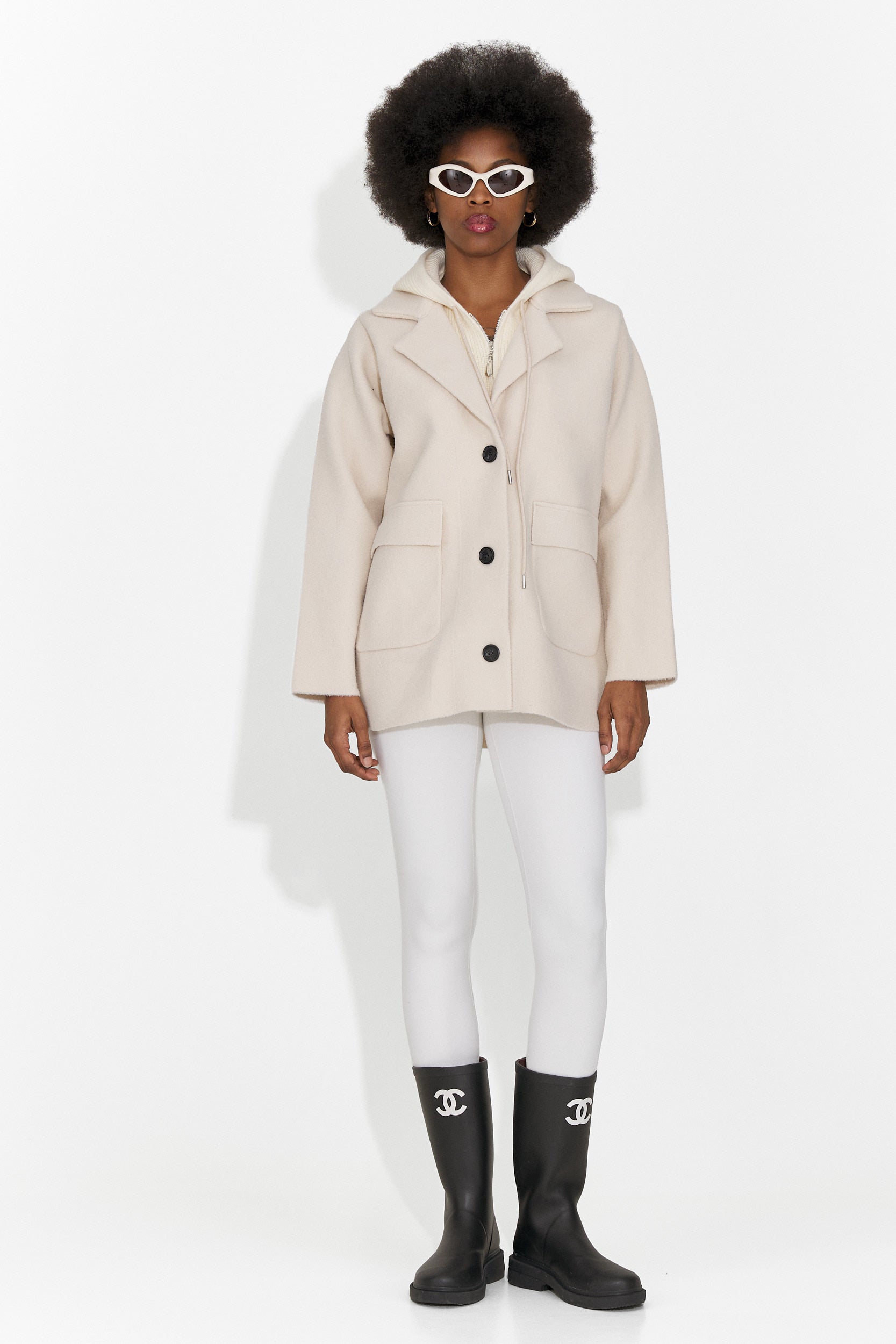 Елегантно дамско сако крем Veleta Bogas